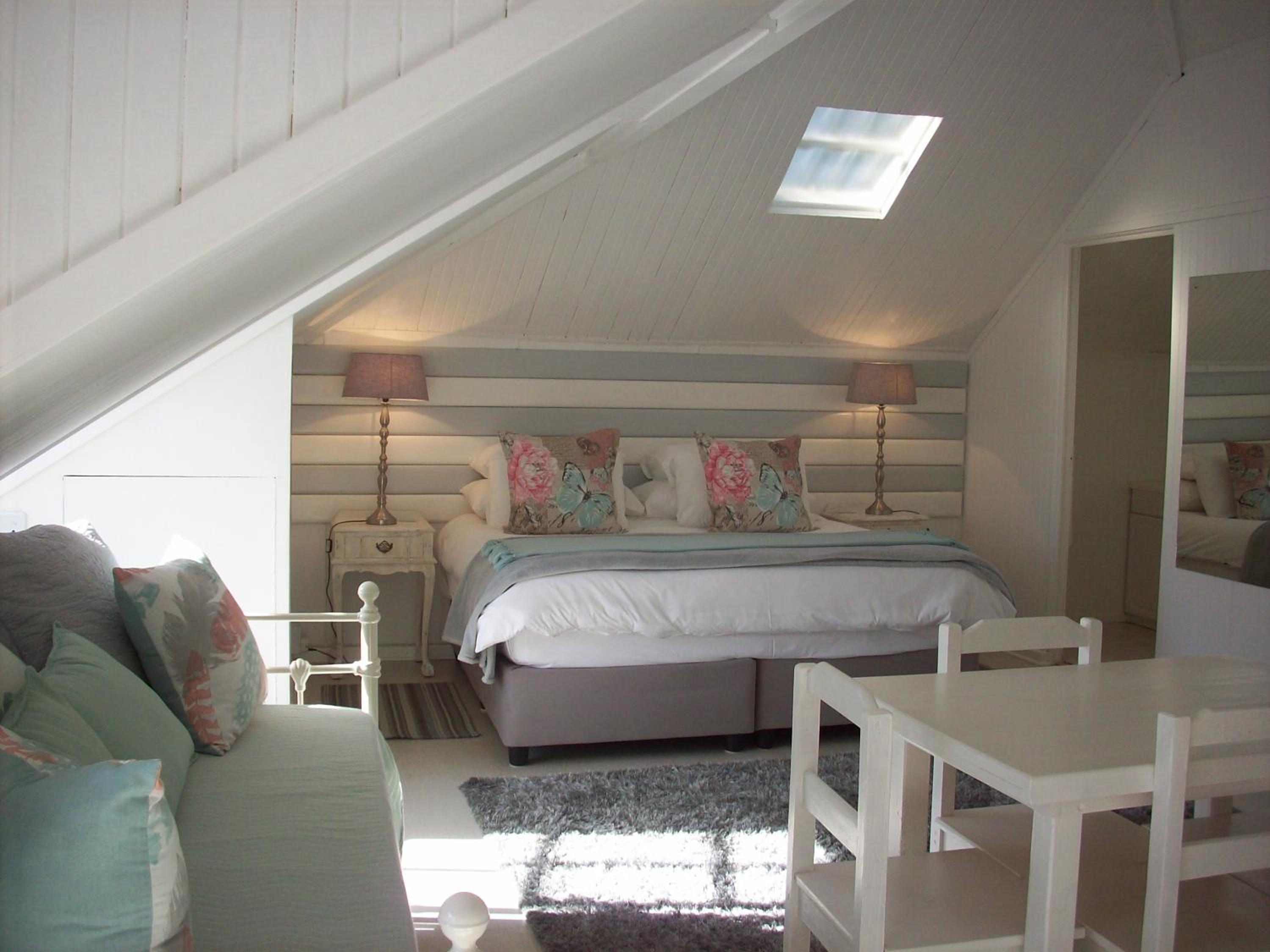 Deluxe Double or Twin Room with Pool View photo 1