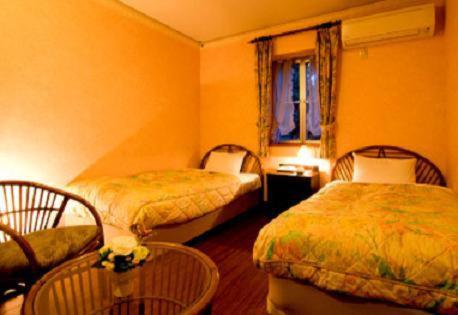 Standard Twin Room - Photo 1