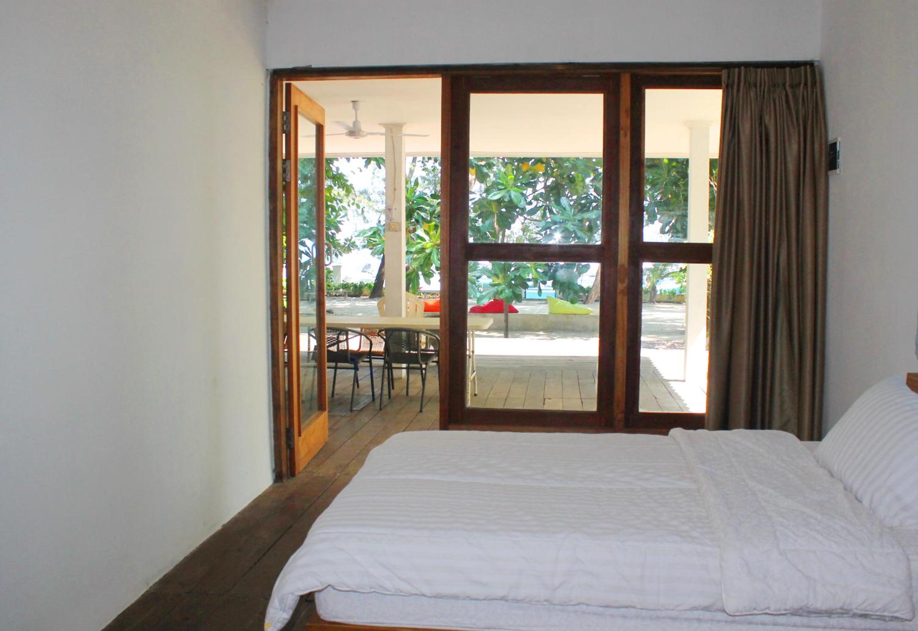 Standard Twin Room with Sea View