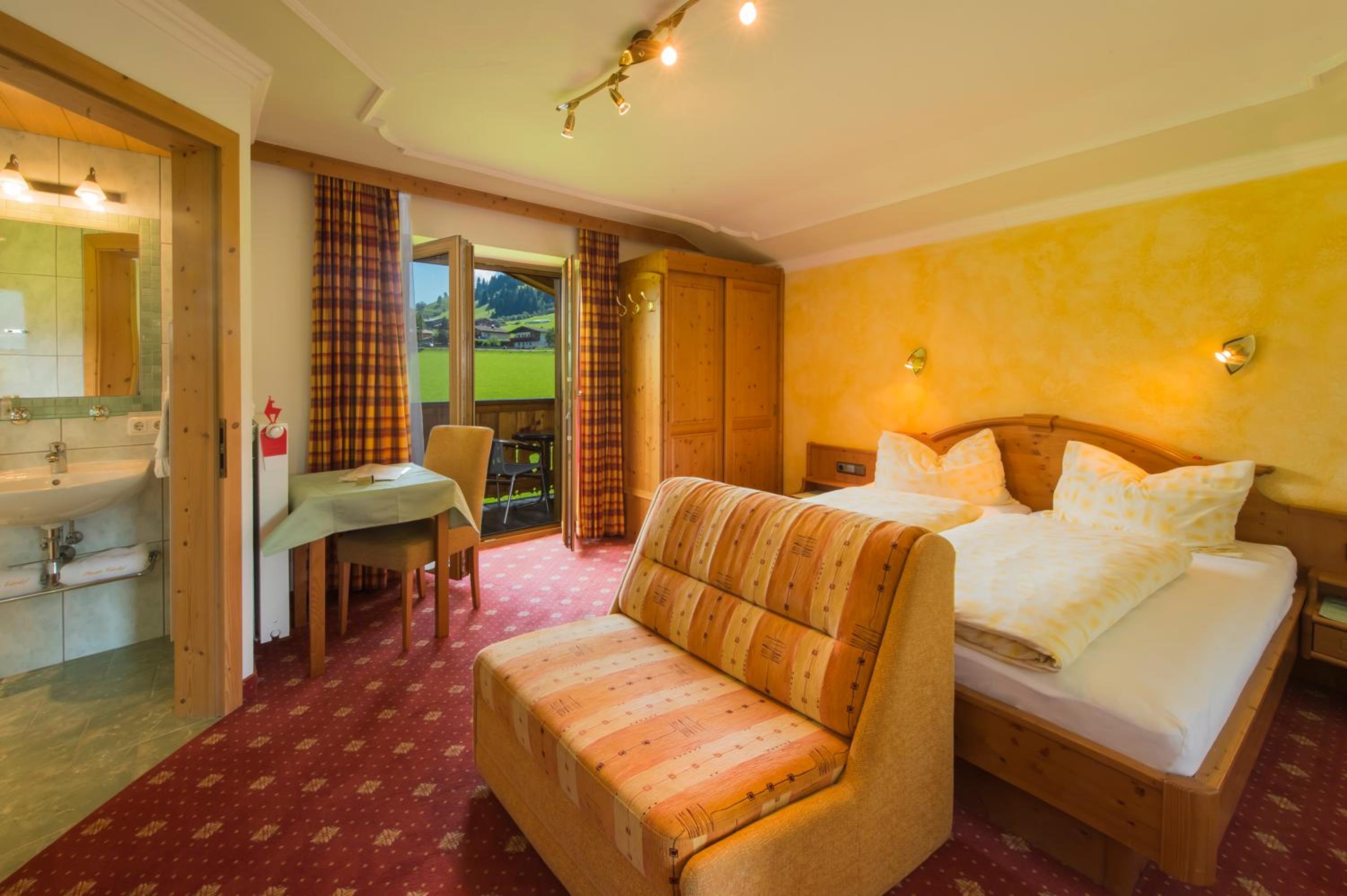 Double Room - Photo 14