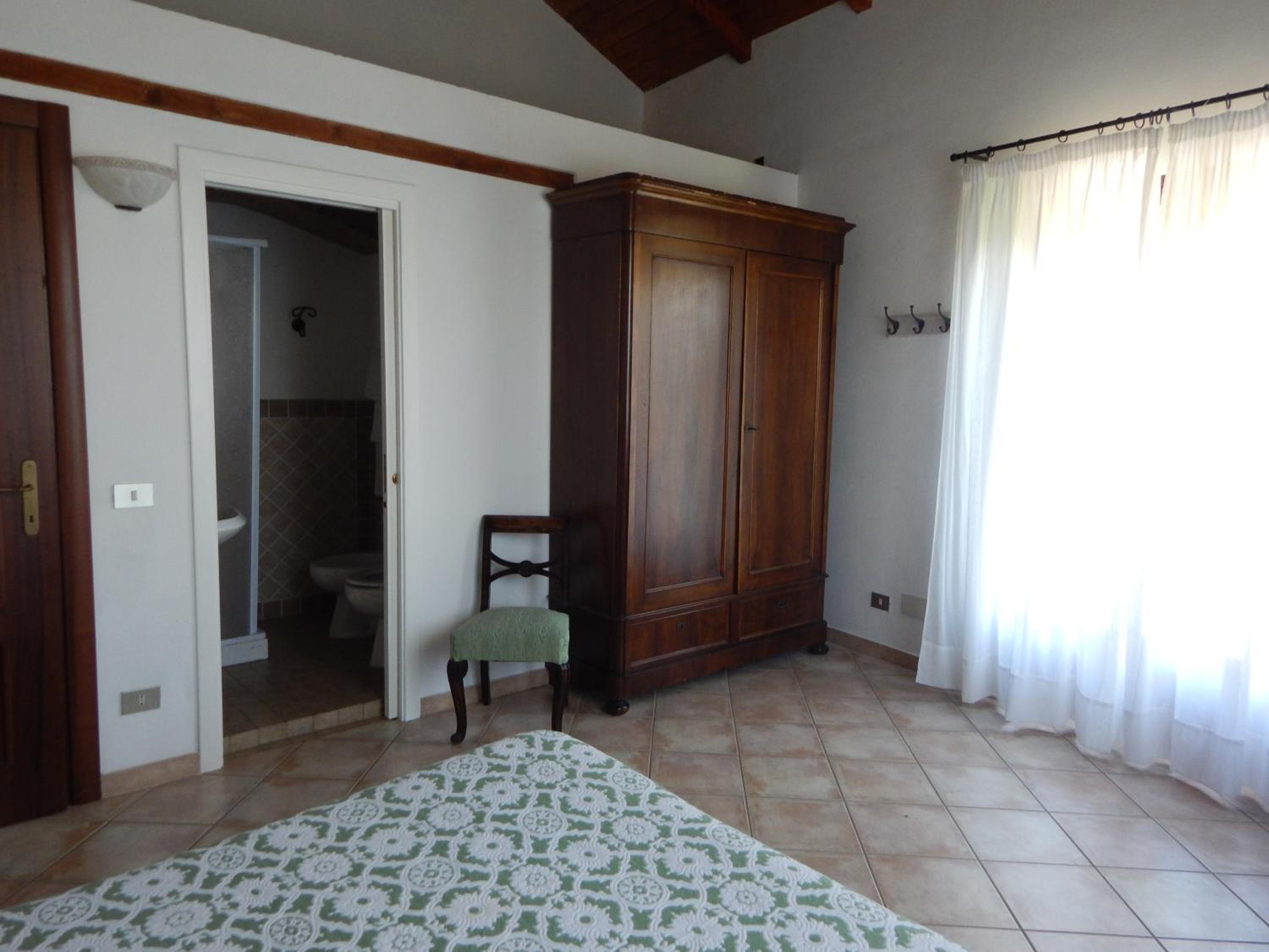 King Room with Balcony photo 1