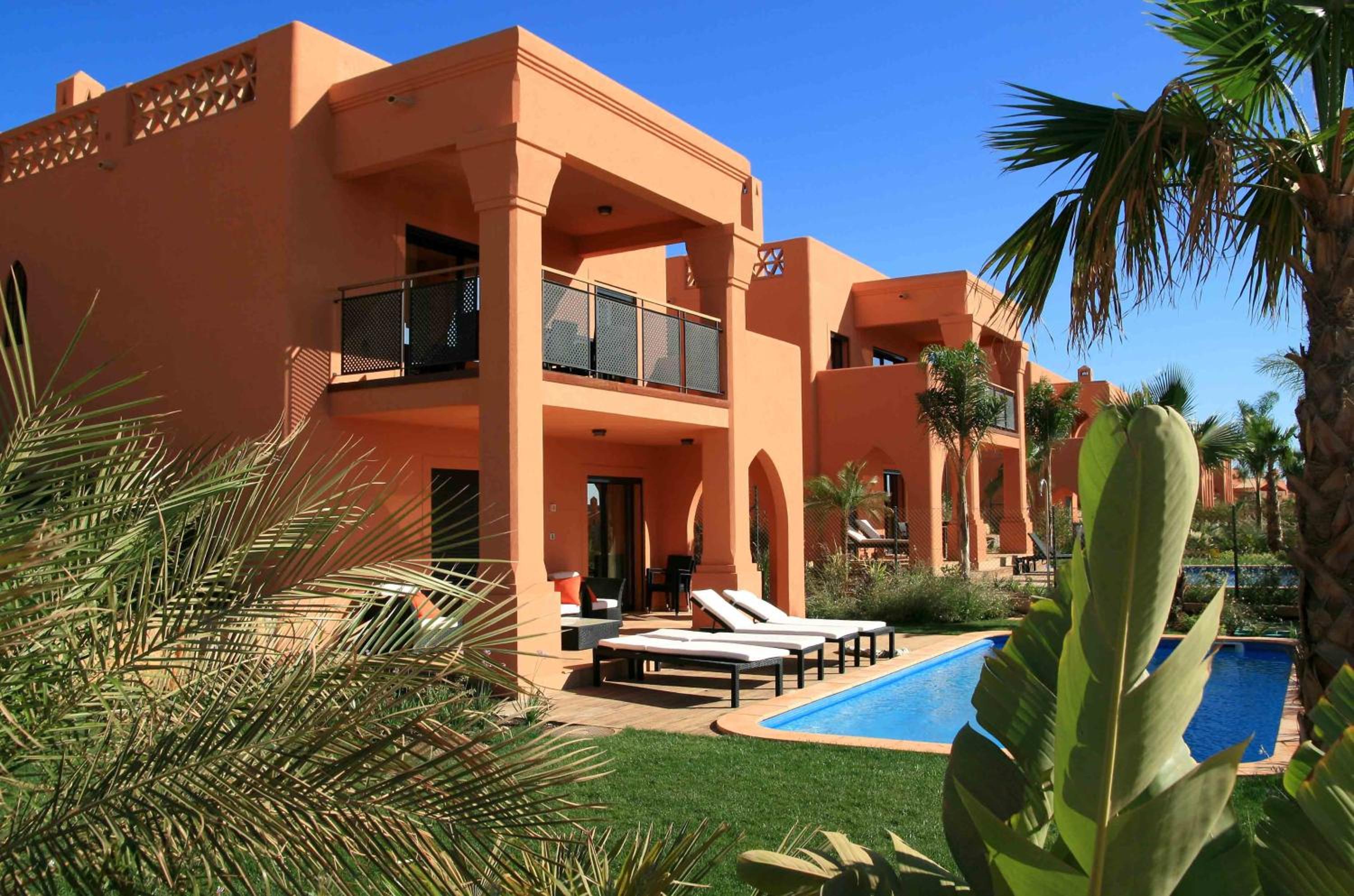 Three-Bedroom Villa - Photo 4