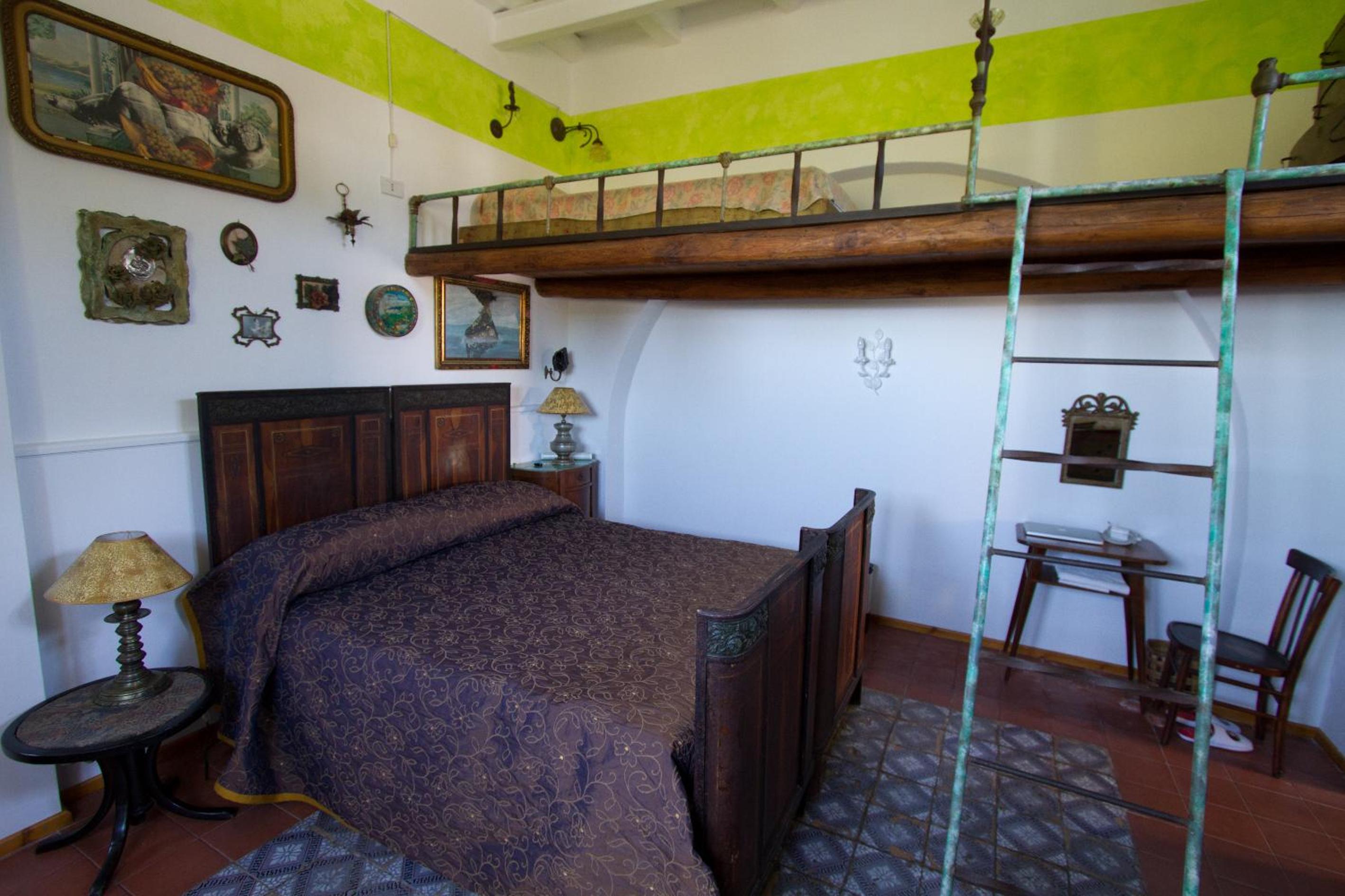 Double or Twin Room with Private Bathroom photo 3