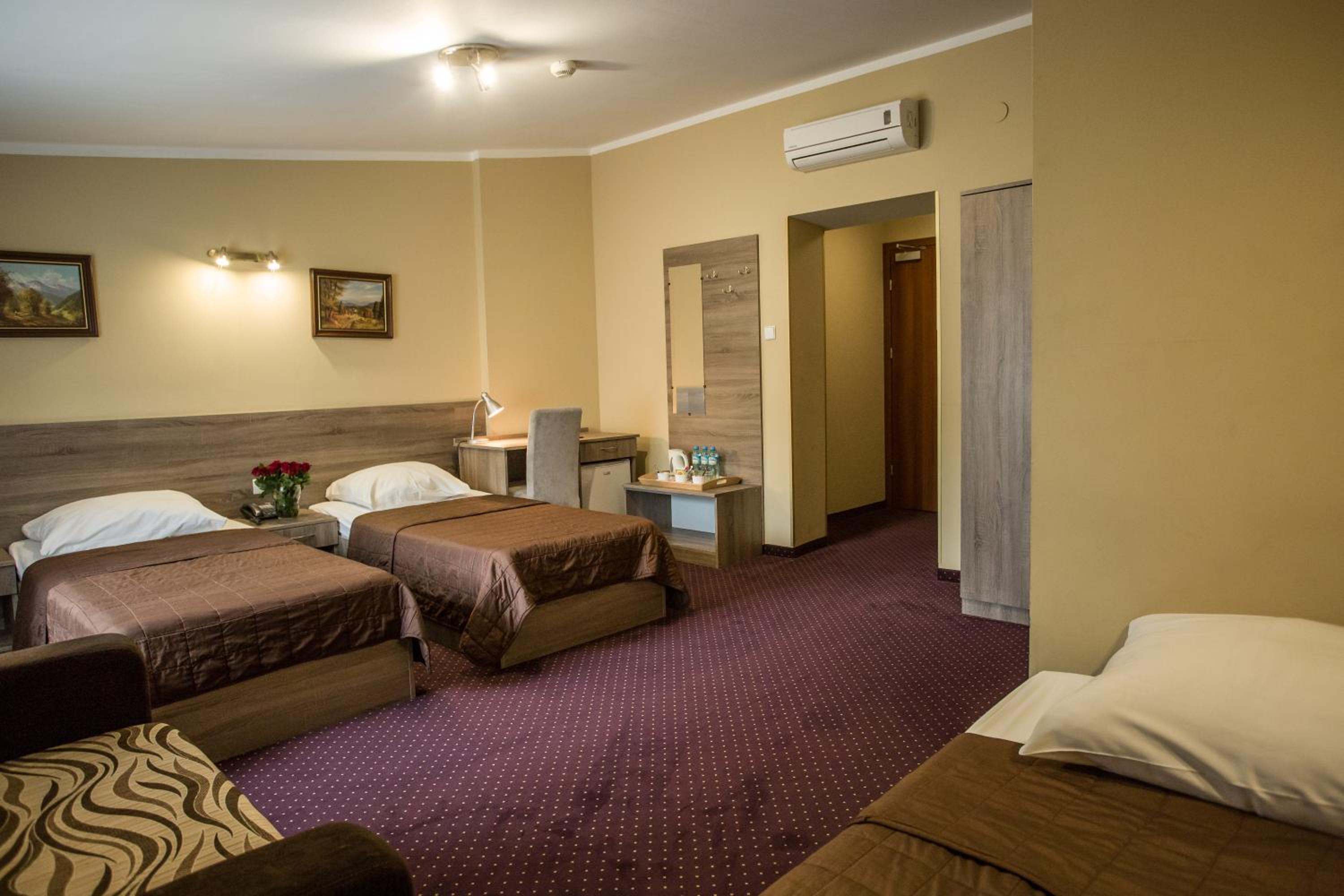 Triple Room - Photo 5