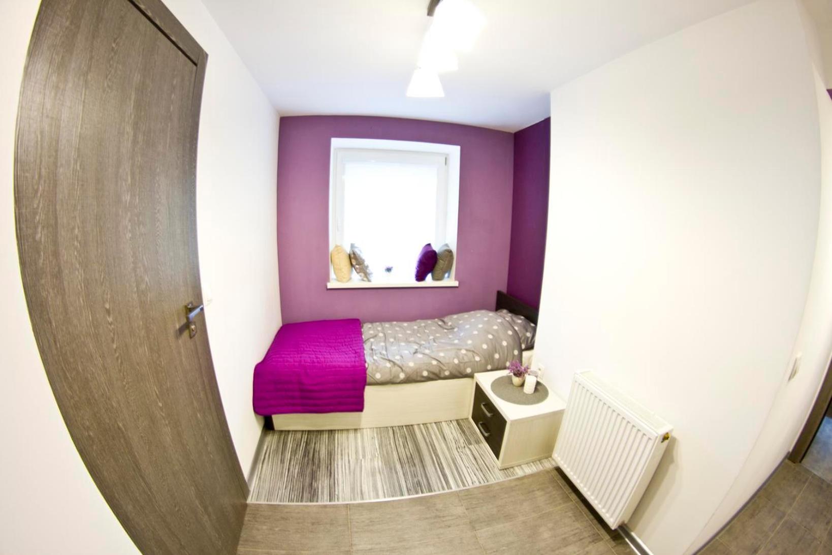 Single Room with Bath photo 1