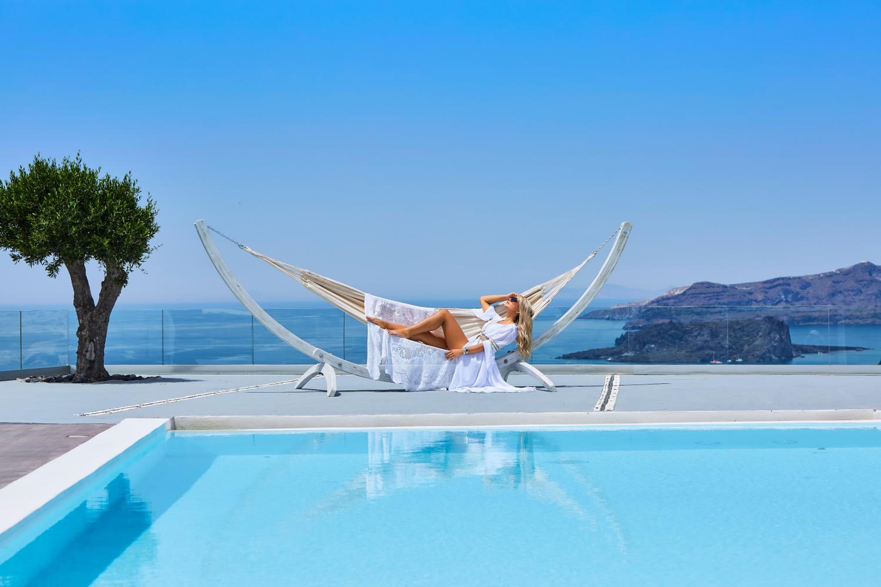Three Bedroom Villa with Private Pool - Photo 13