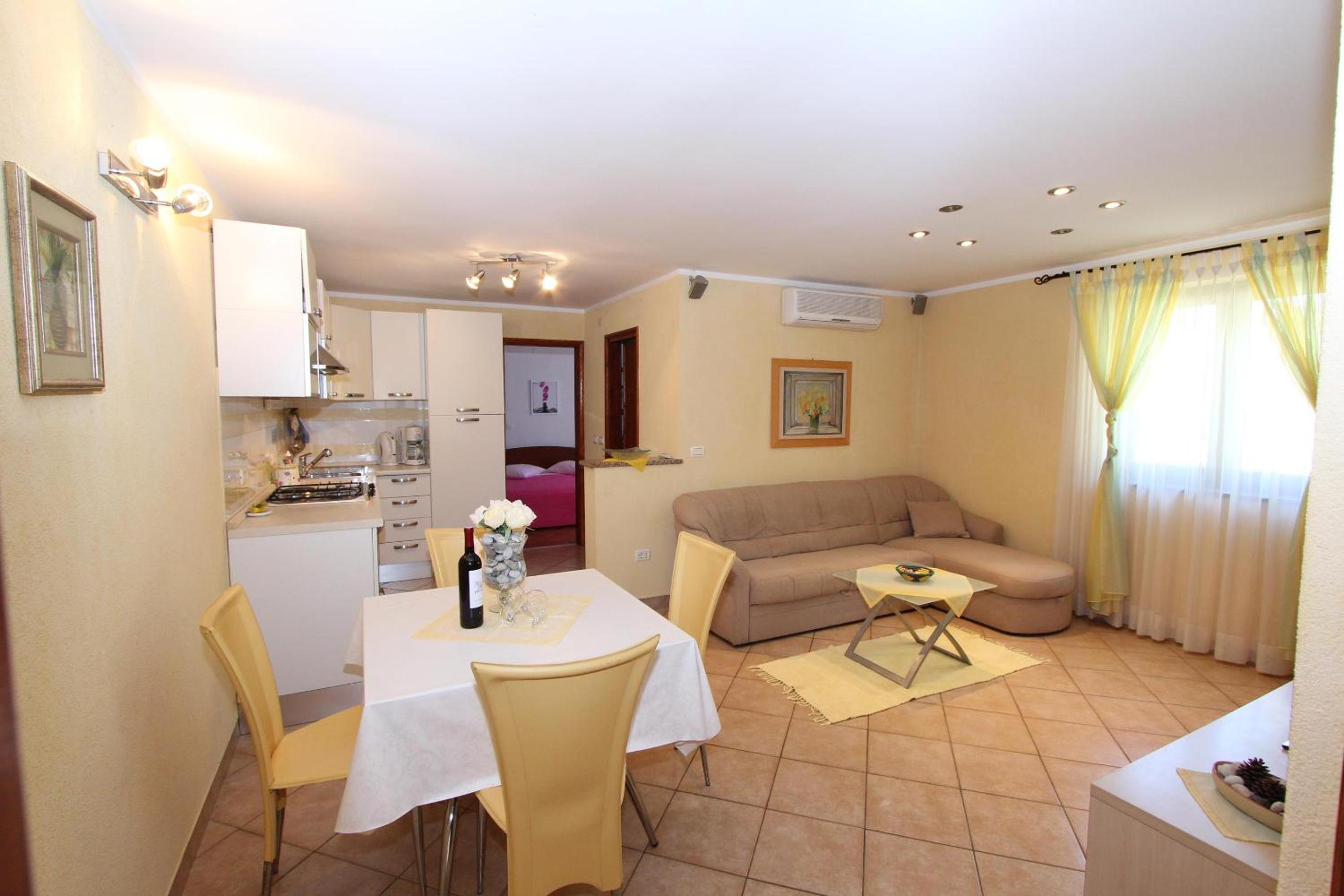 Comfort One-Bedroom Apartment with Terrace