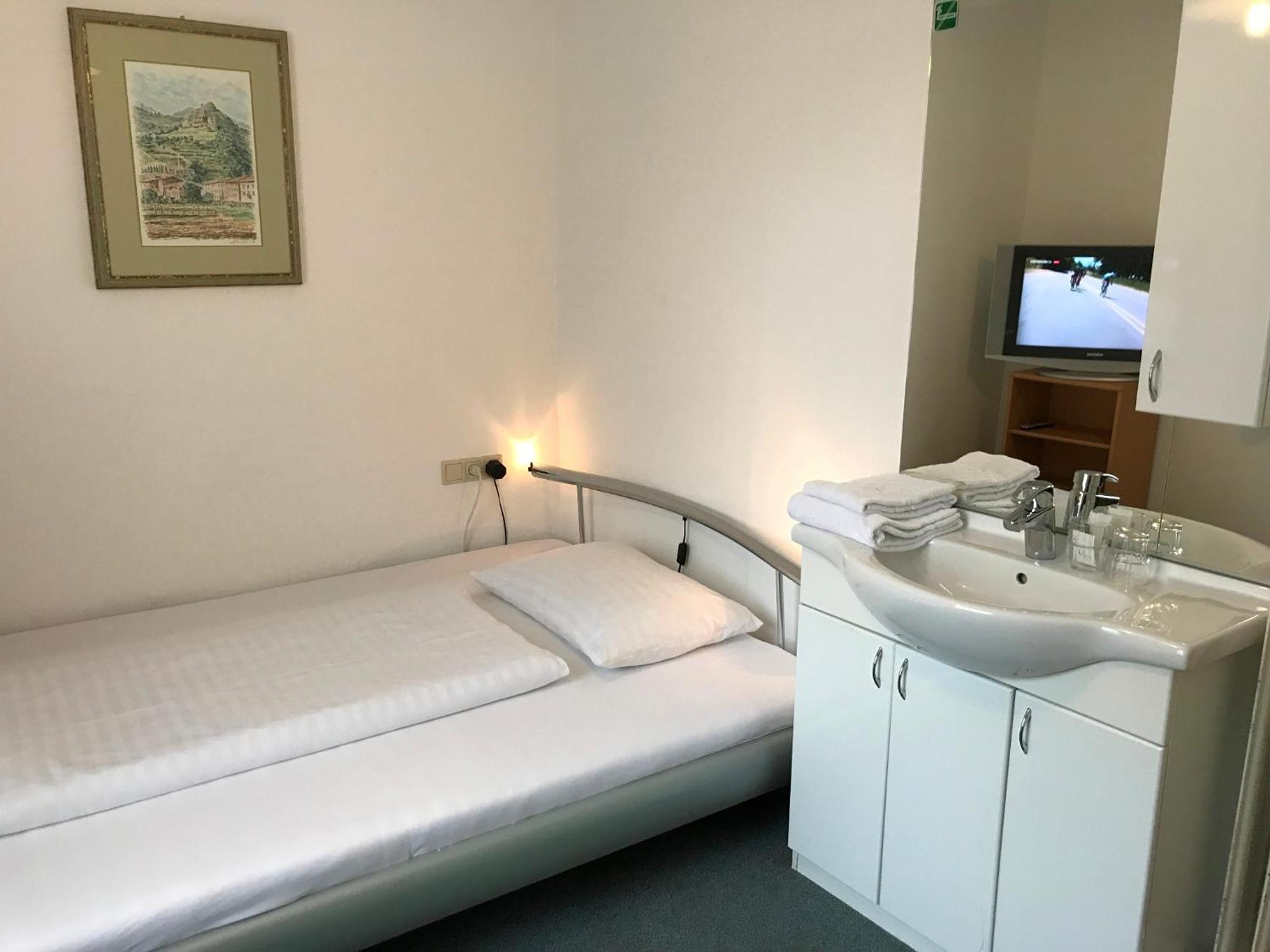 Double Room with external bathroom photo 3