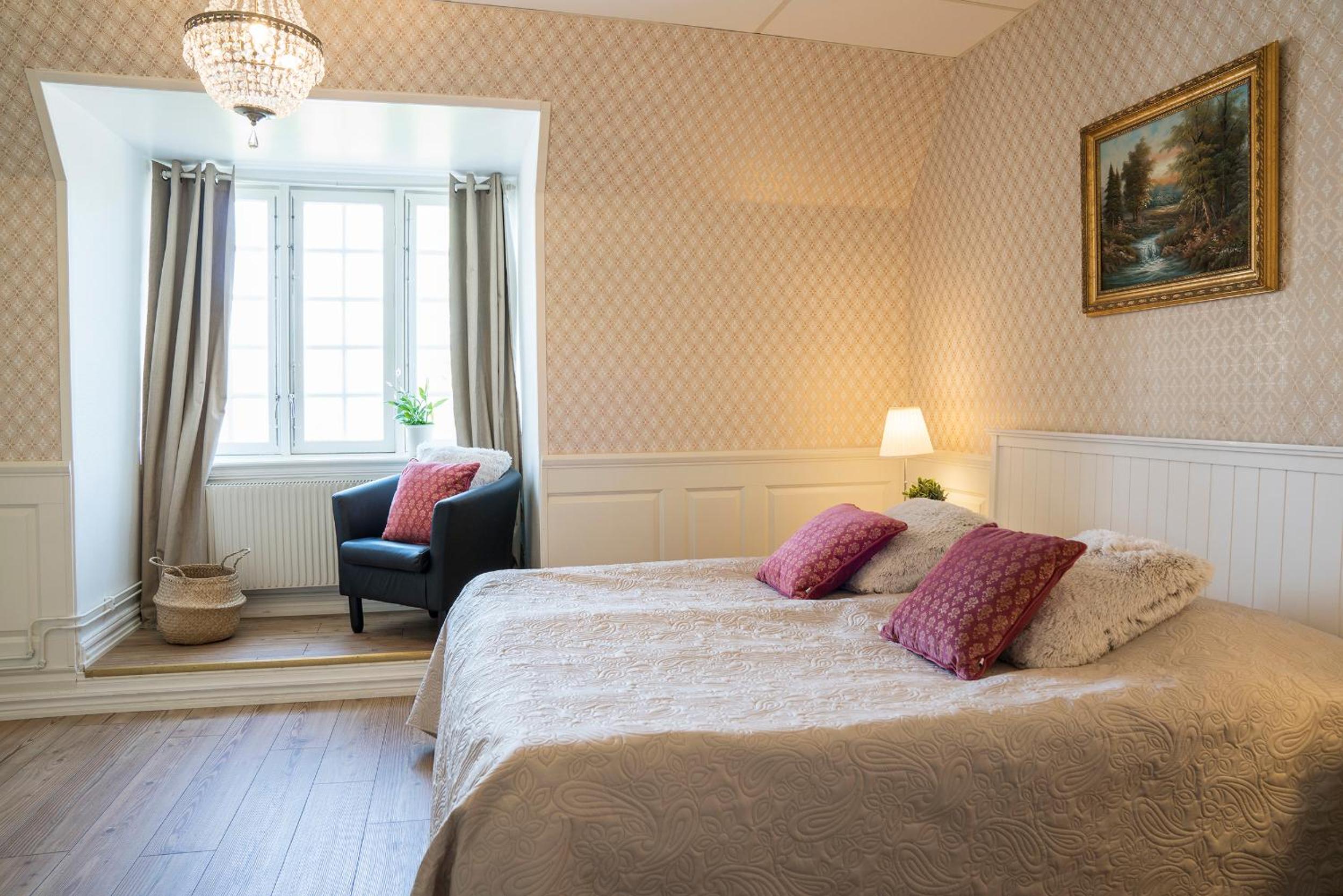 Double or Twin Room with Private Bathroom photo 1