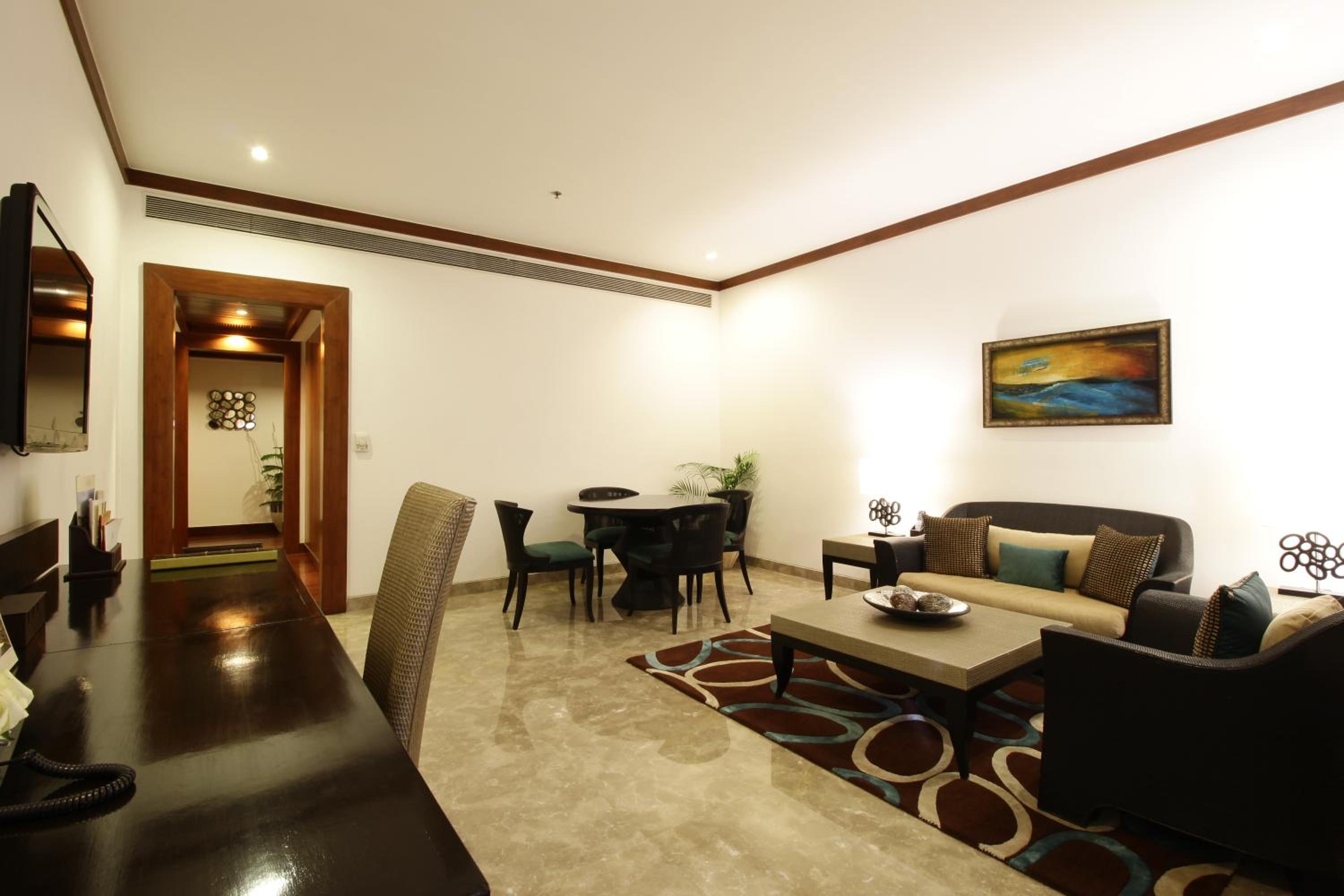 Deluxe Suite - Photo 2