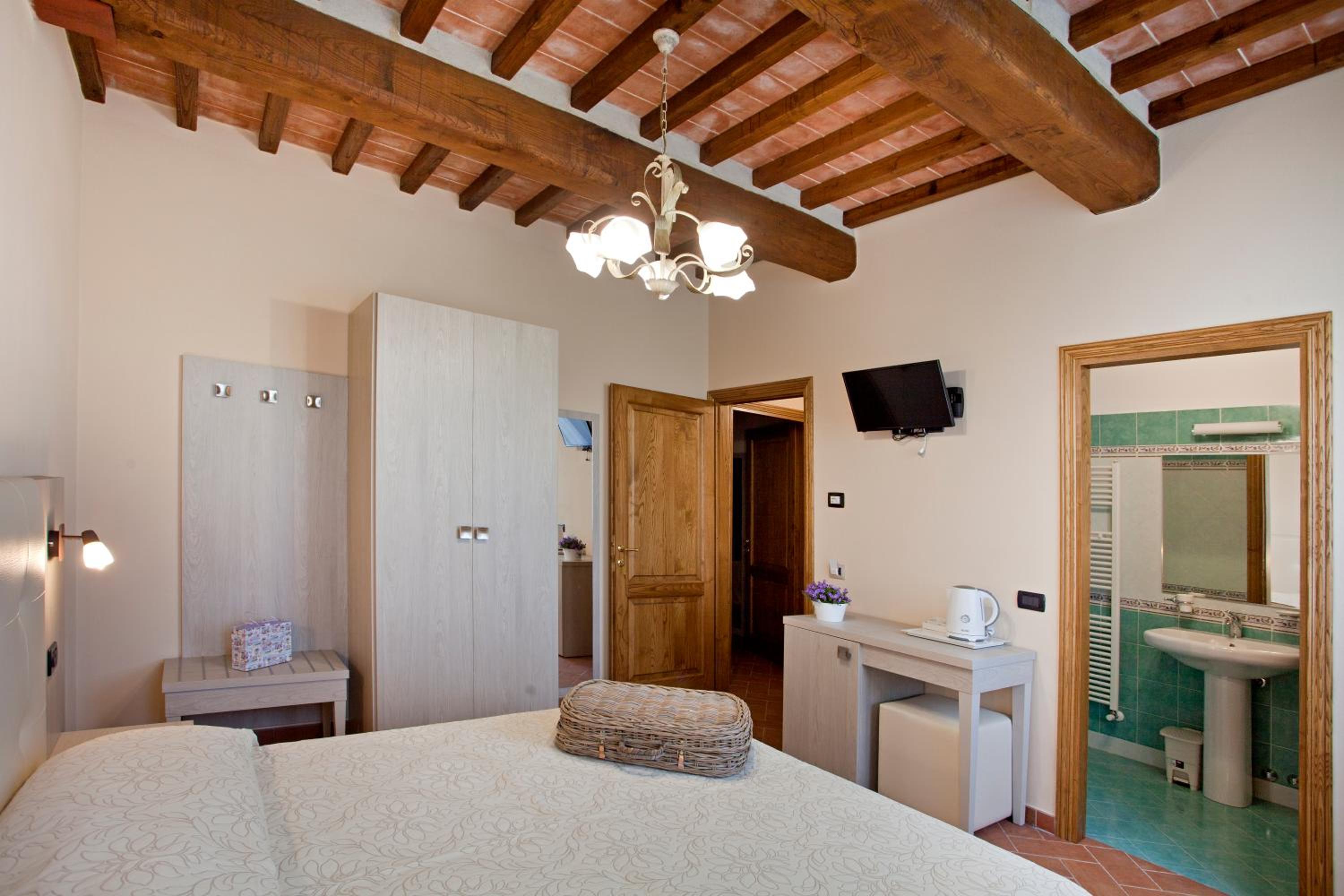 Deluxe Apartment - Photo 9