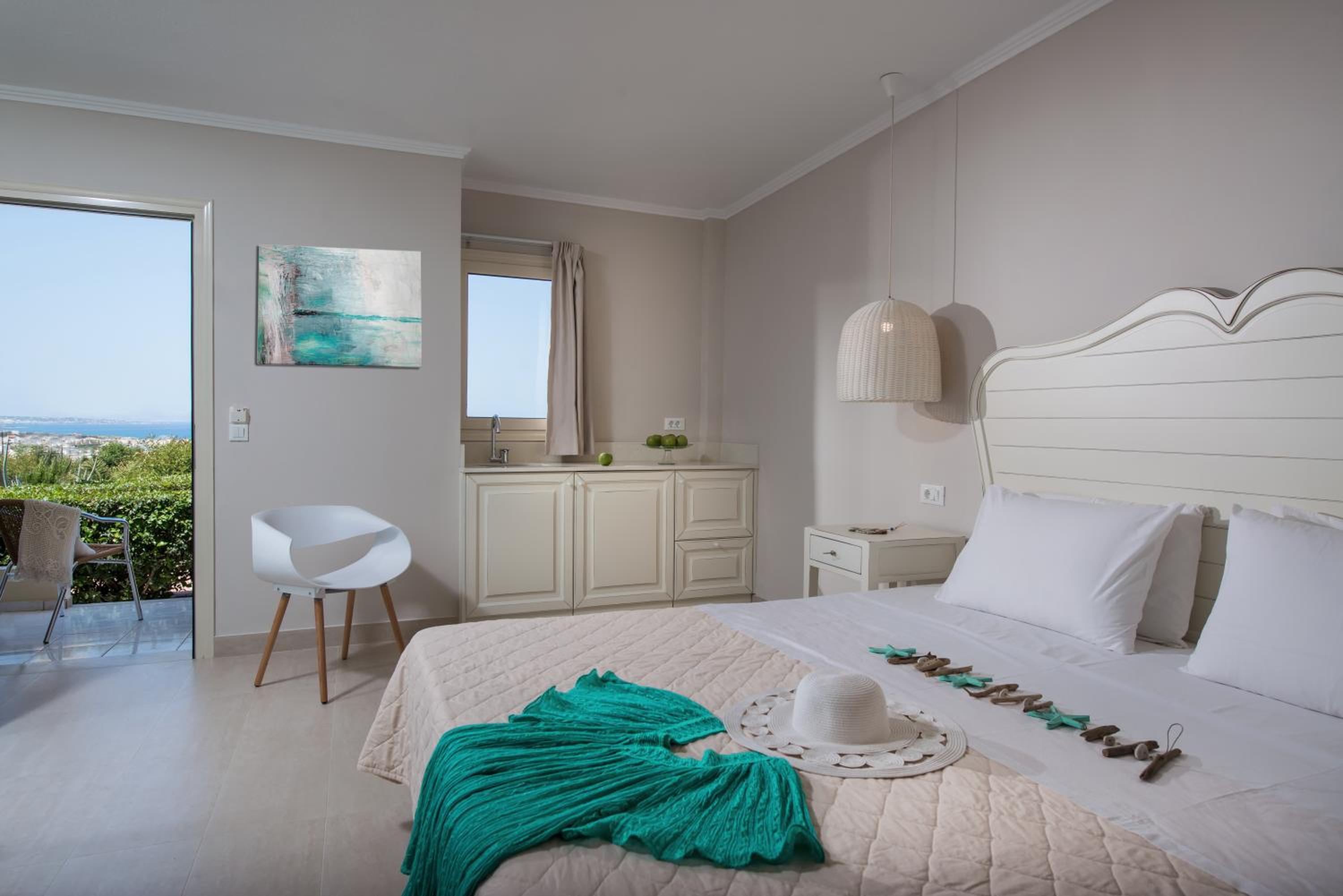 Superior Studio with Sunset Sea View - Photo 8