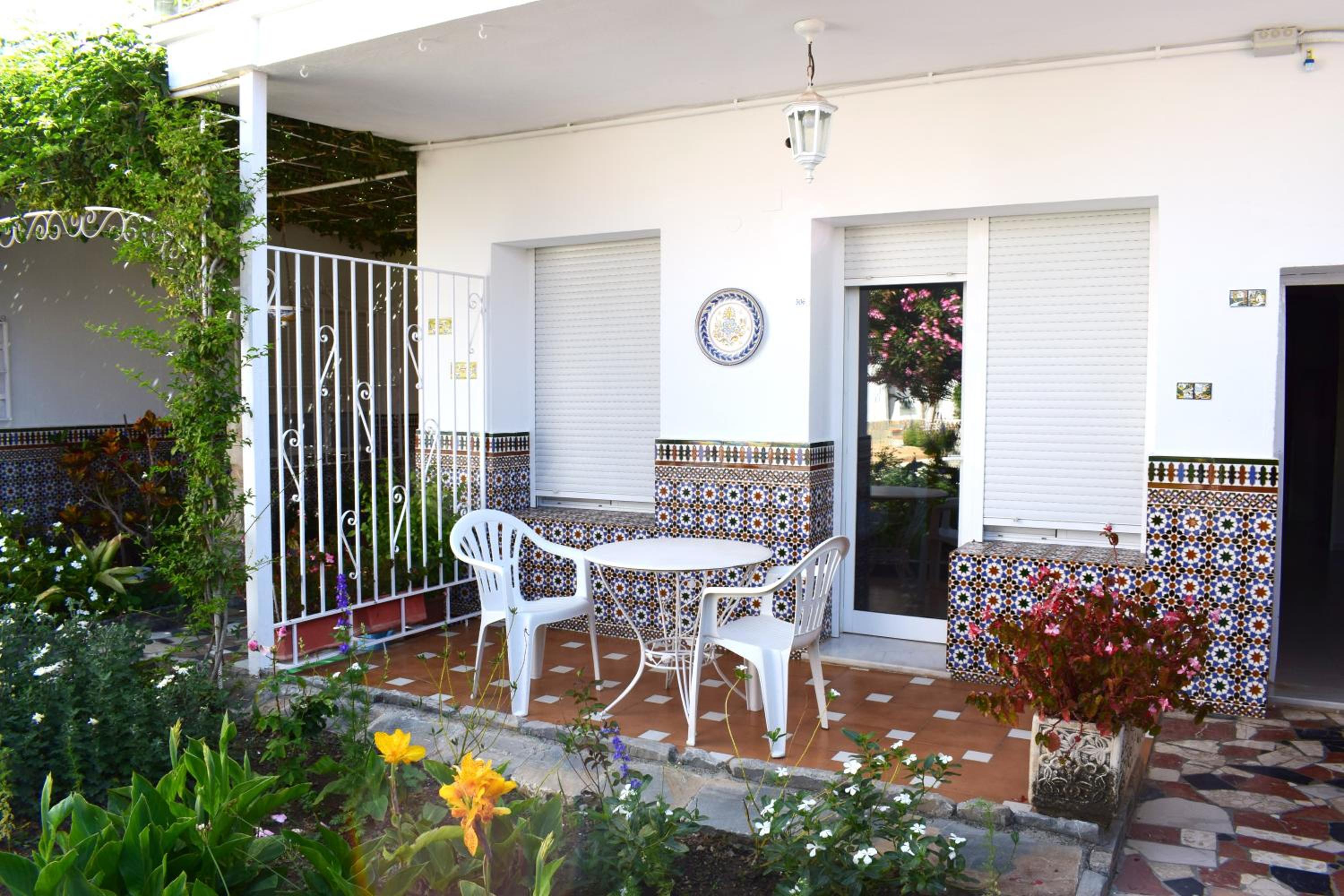 Studio with Pool View photo 2