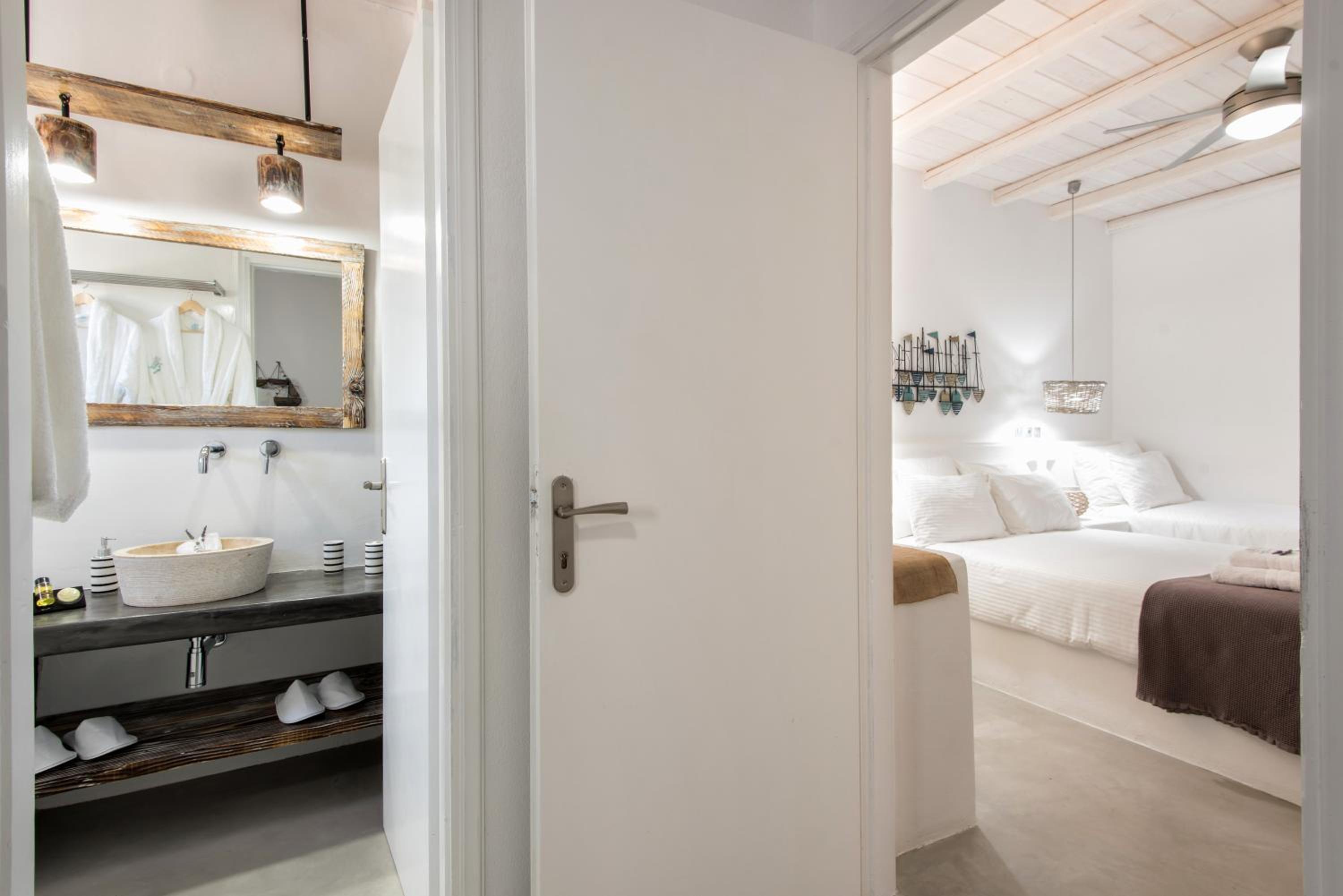 Apartment with Sea View - Photo 12