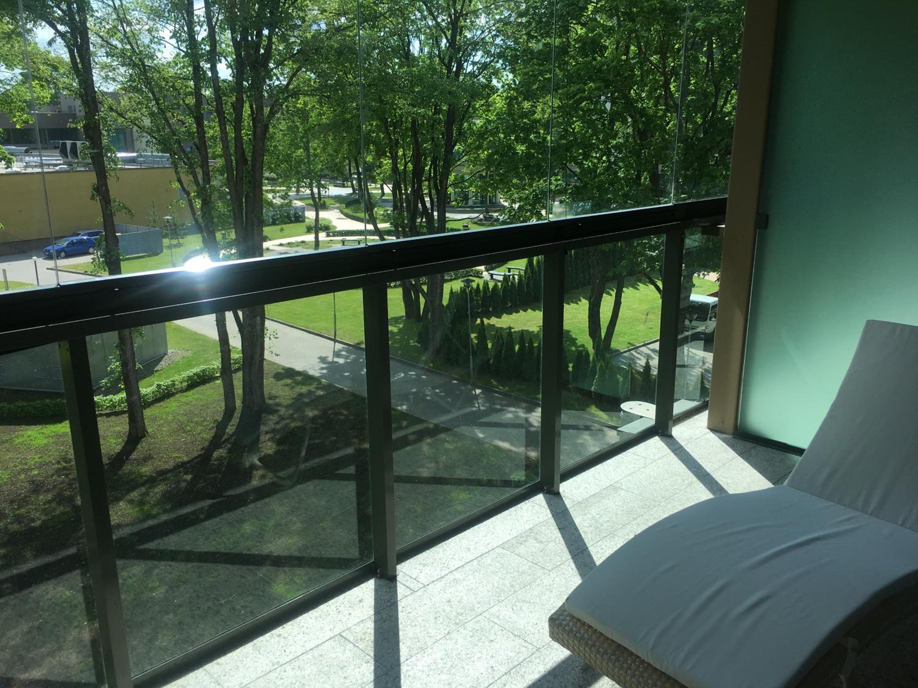 Deluxe Two-Bedroom Apartment with Spa Access - Photo 7