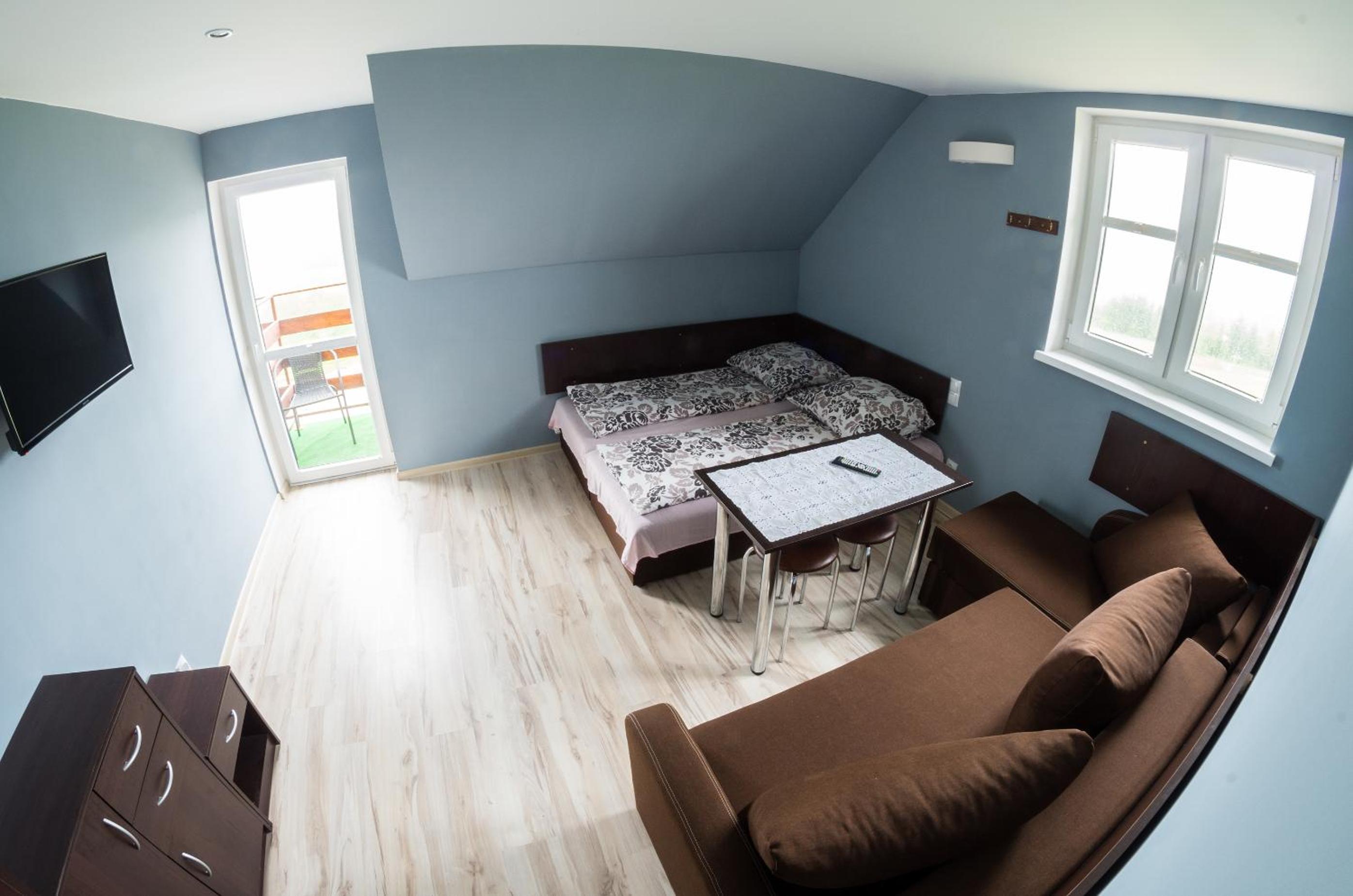 Deluxe Double or Twin Room with Balcony and Lake View photo 2