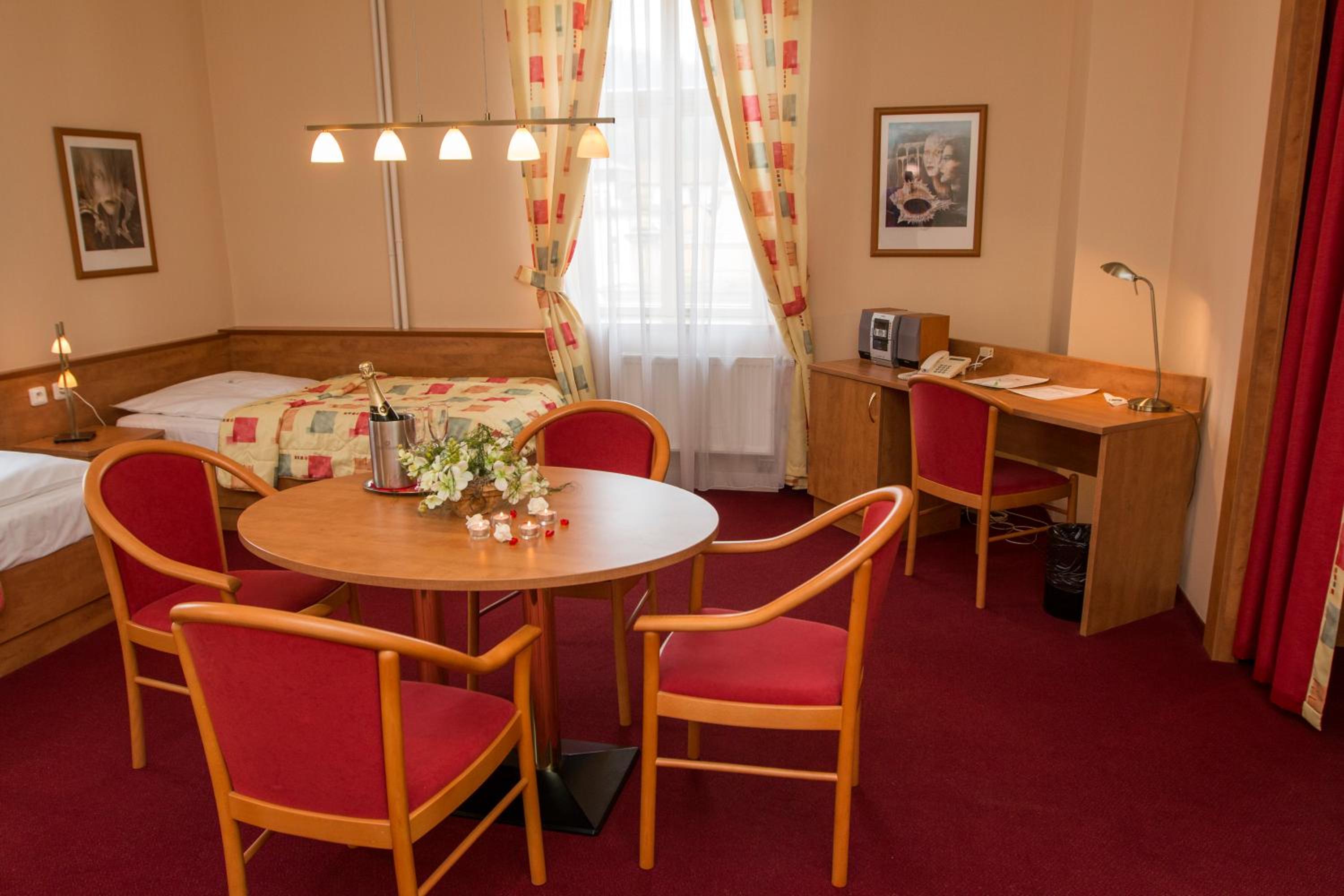 Comfort Suite photo 2