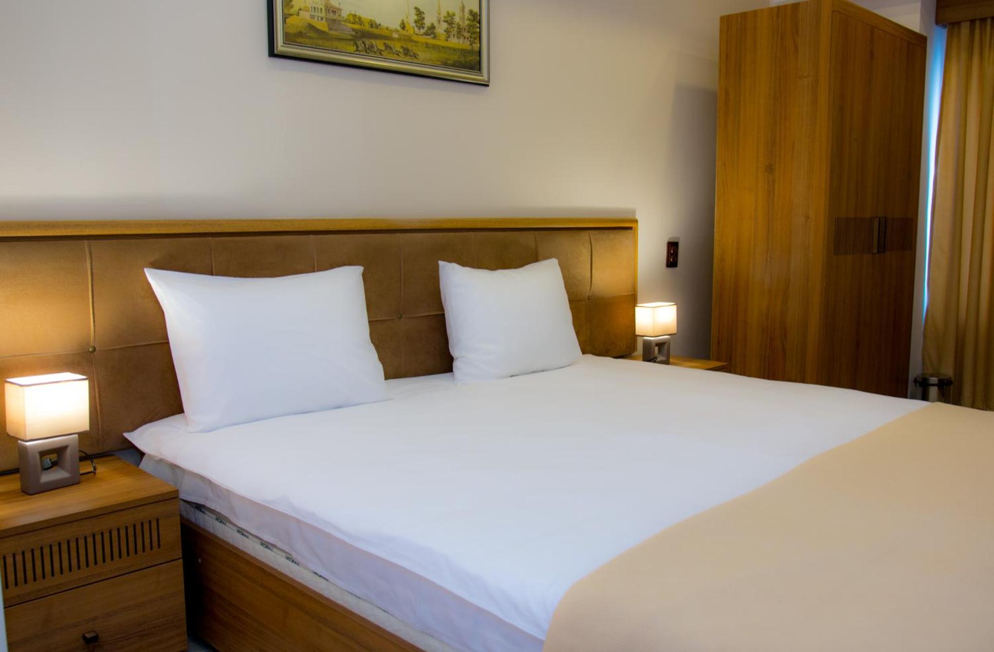 Double Room - Photo 5