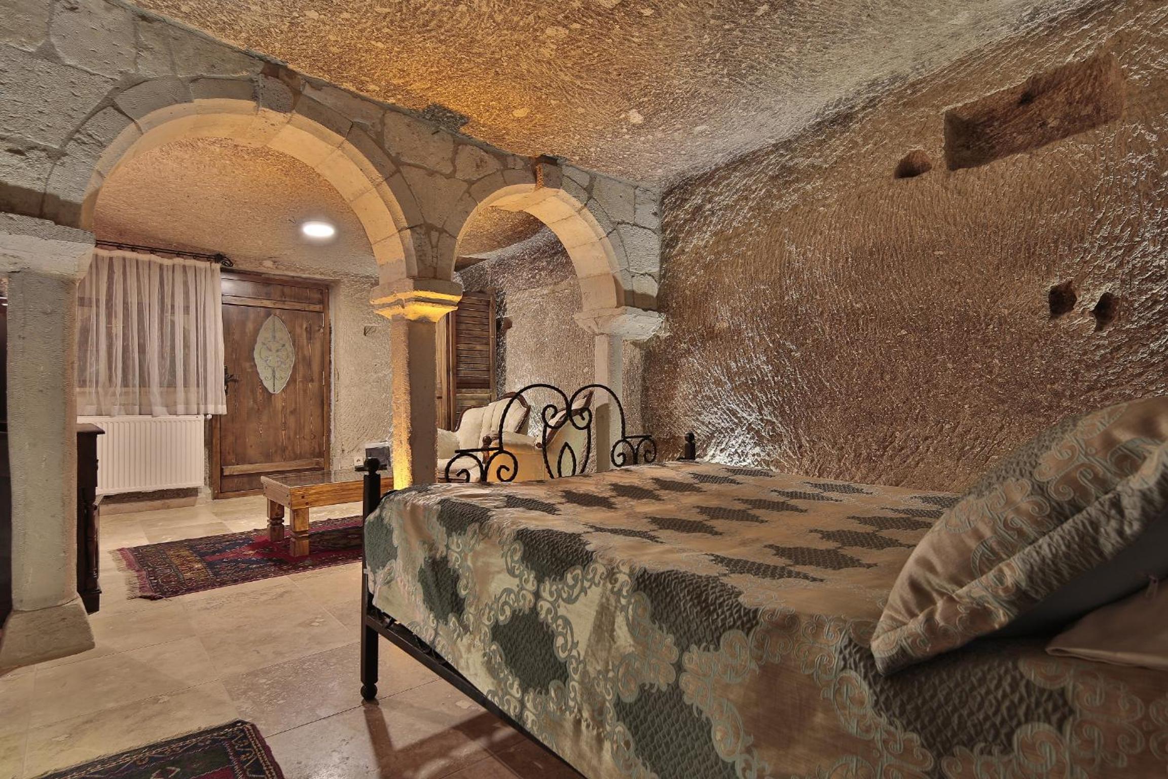 Deluxe King Room photo 1