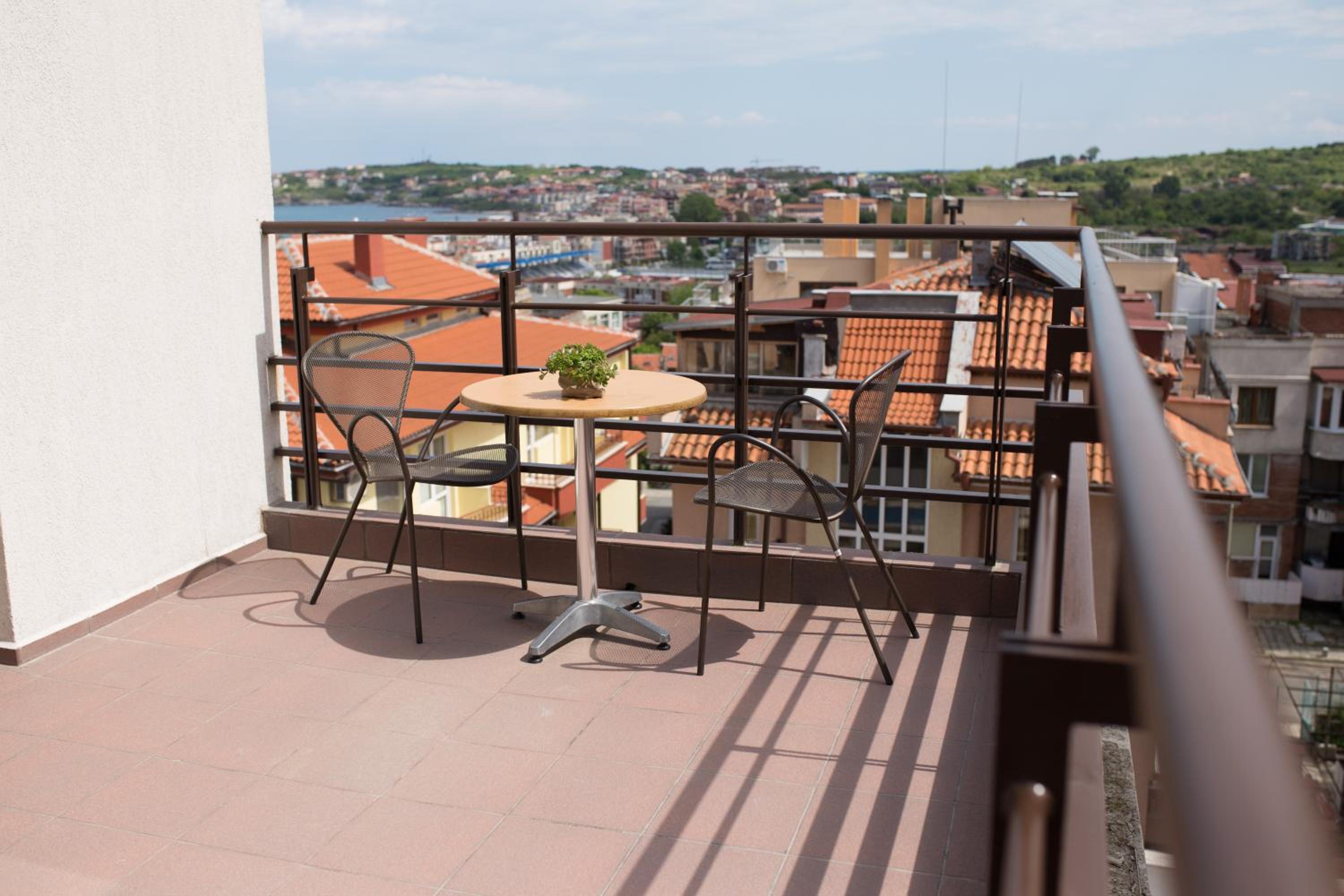 Superior Double Room with Sea View - Photo 3