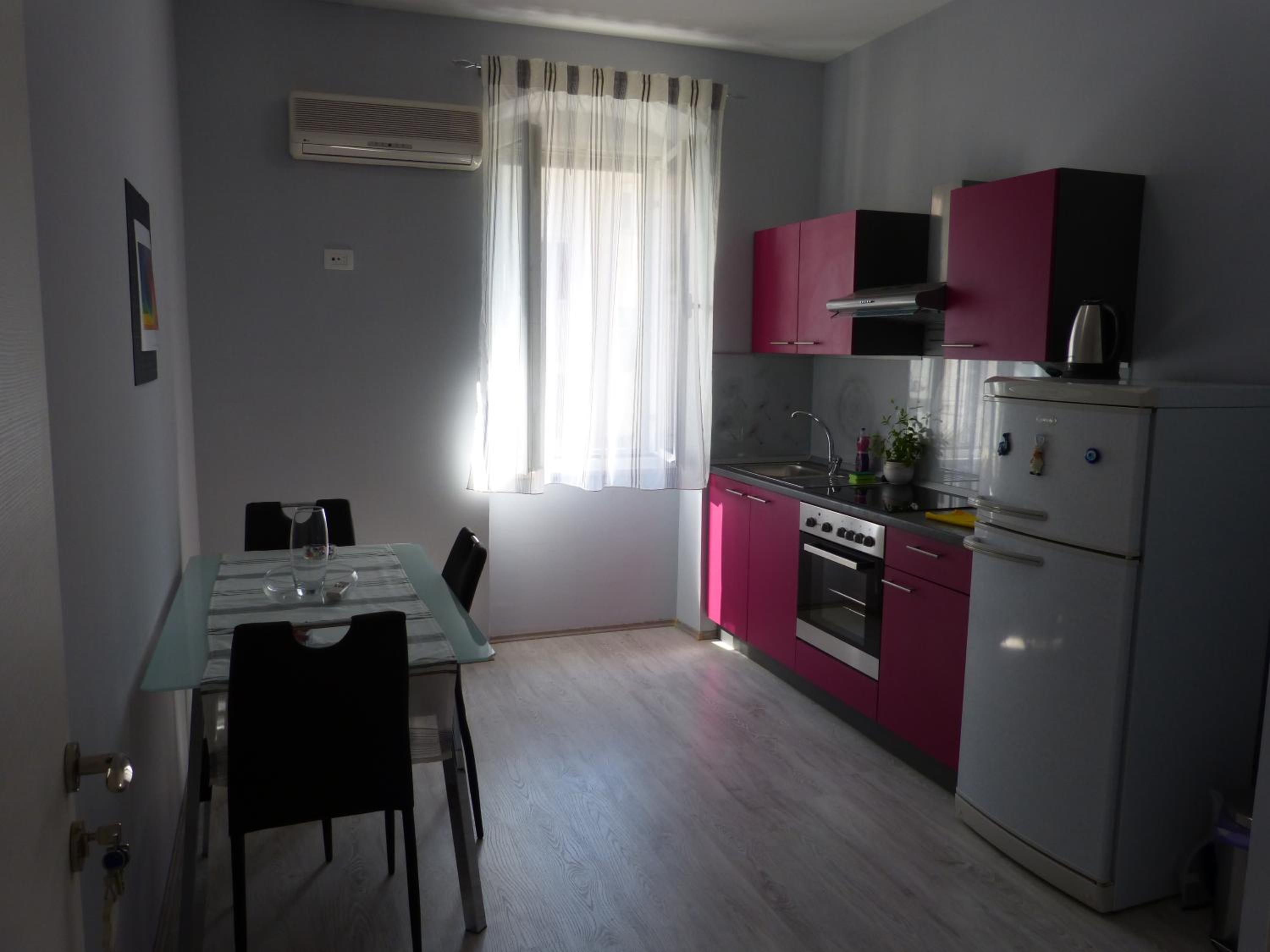 One-Bedroom Apartment - Photo 7