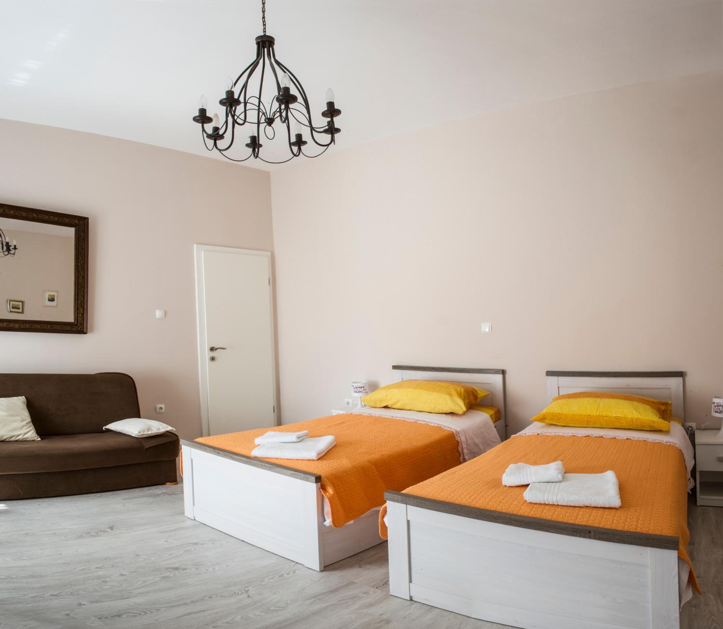 One-Bedroom Apartment - Photo 1