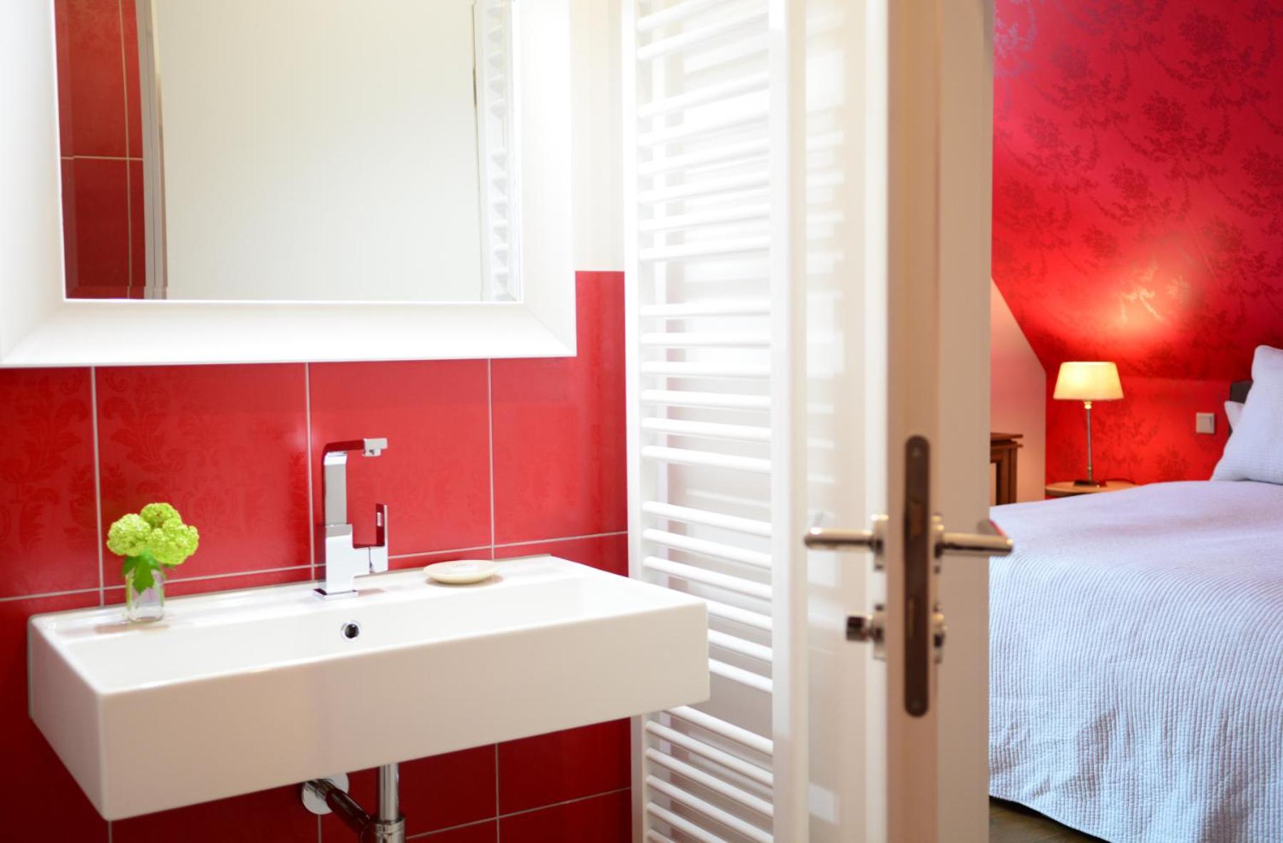 Superior Double - or Twin Room with air conditioner - Photo 19