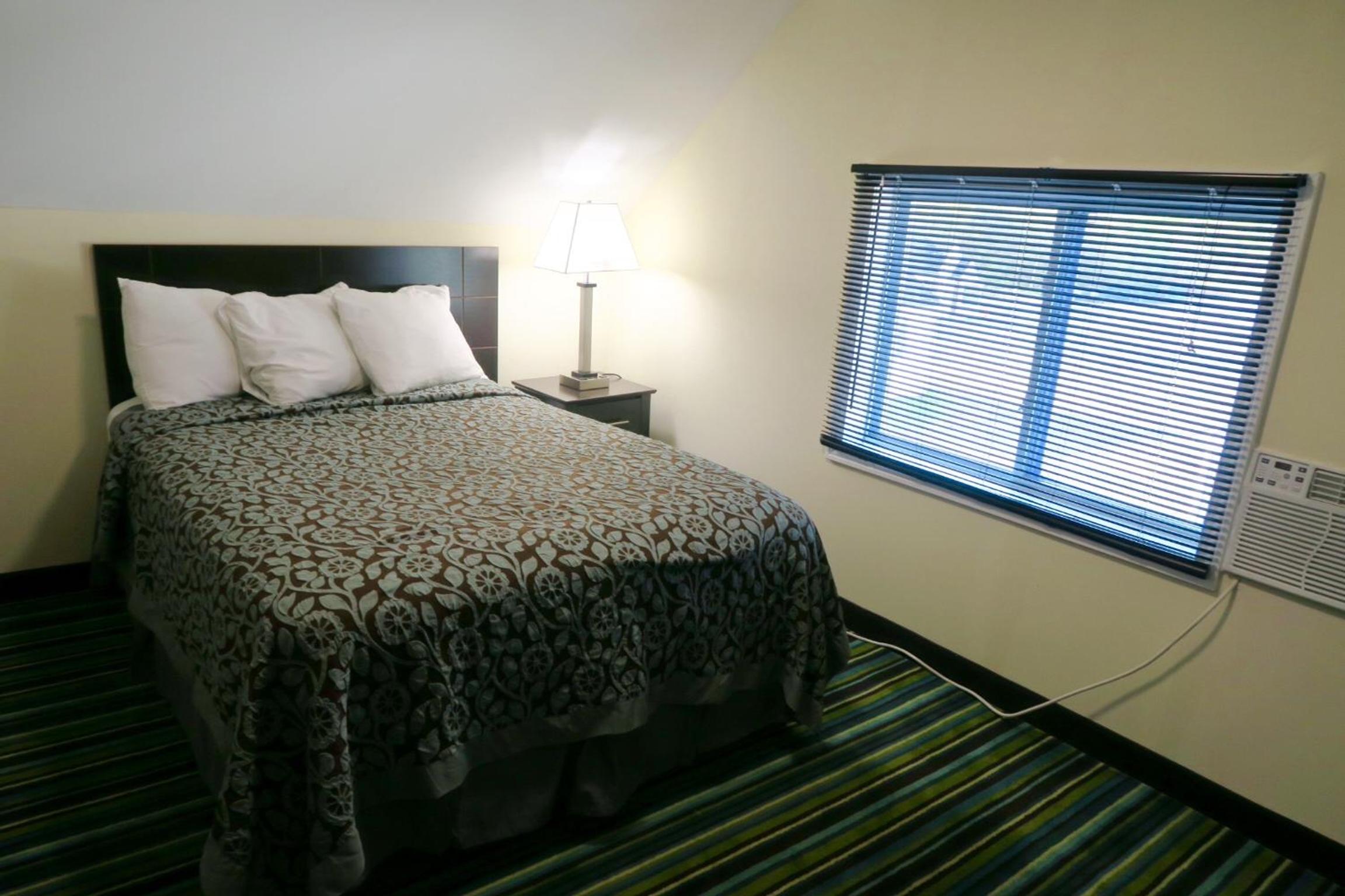 4 Double Beds, Three-Bedroom Cottage Suite, Non-Smoking photo 1