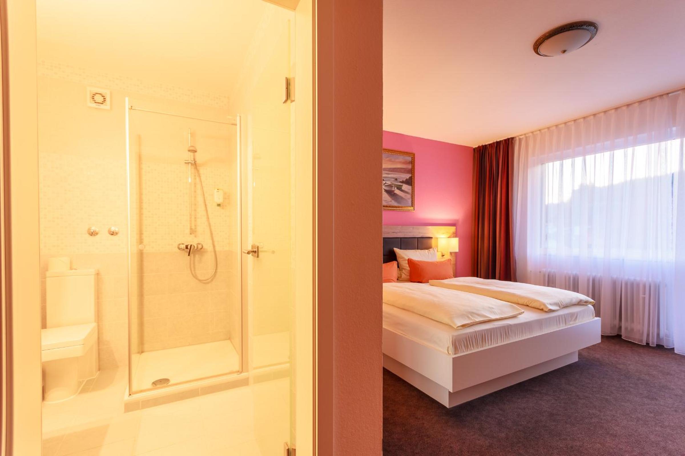 Standard Double Room - Photo 2