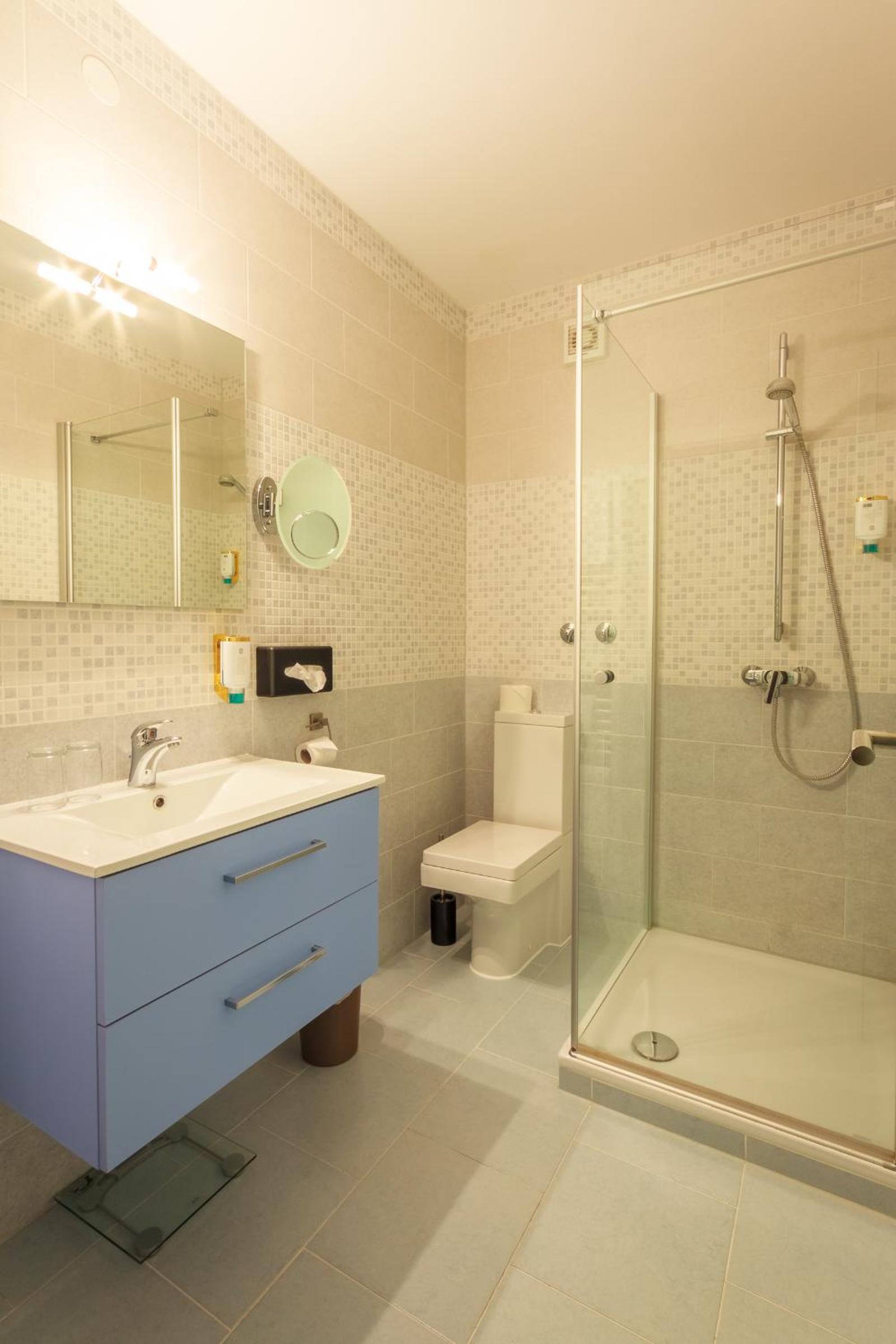 Standard Double Room - Photo 14