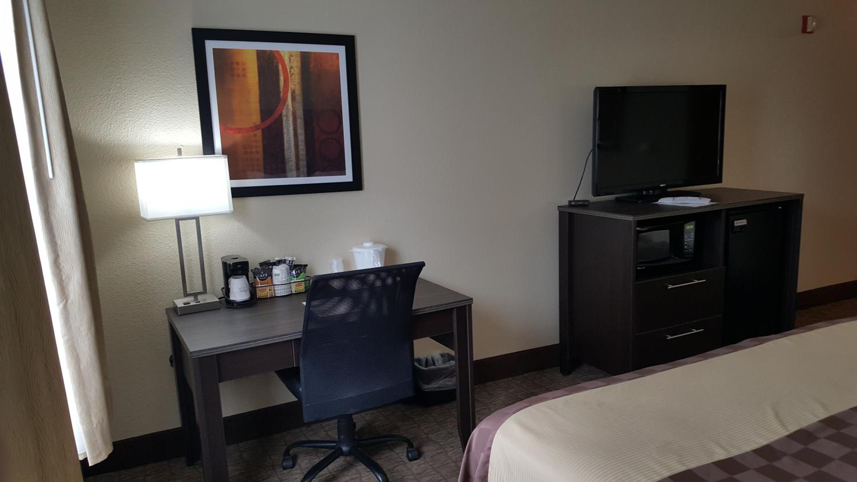King Room - Non-Smoking - Photo 16