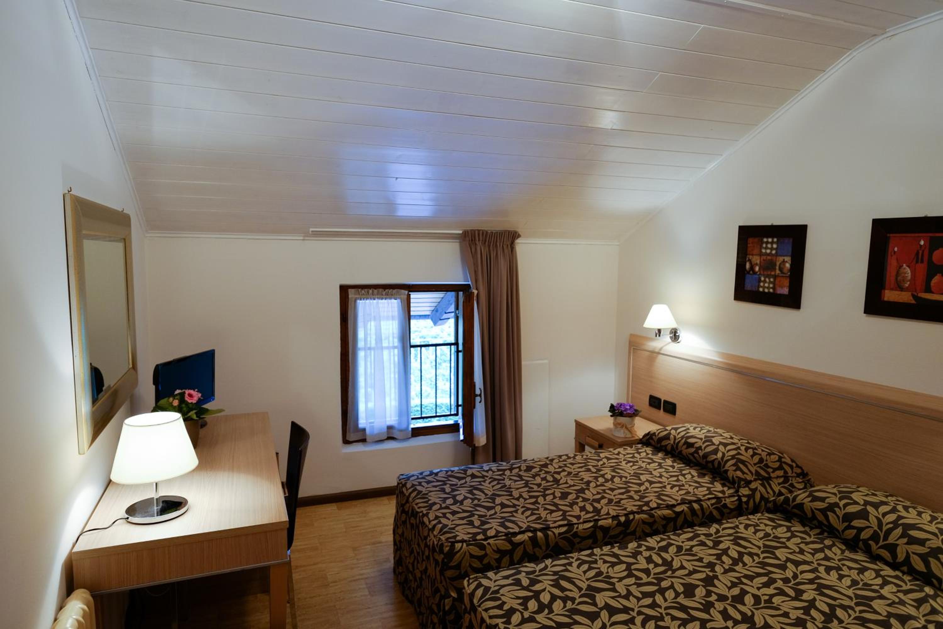 Double Or Twin Room photo 3