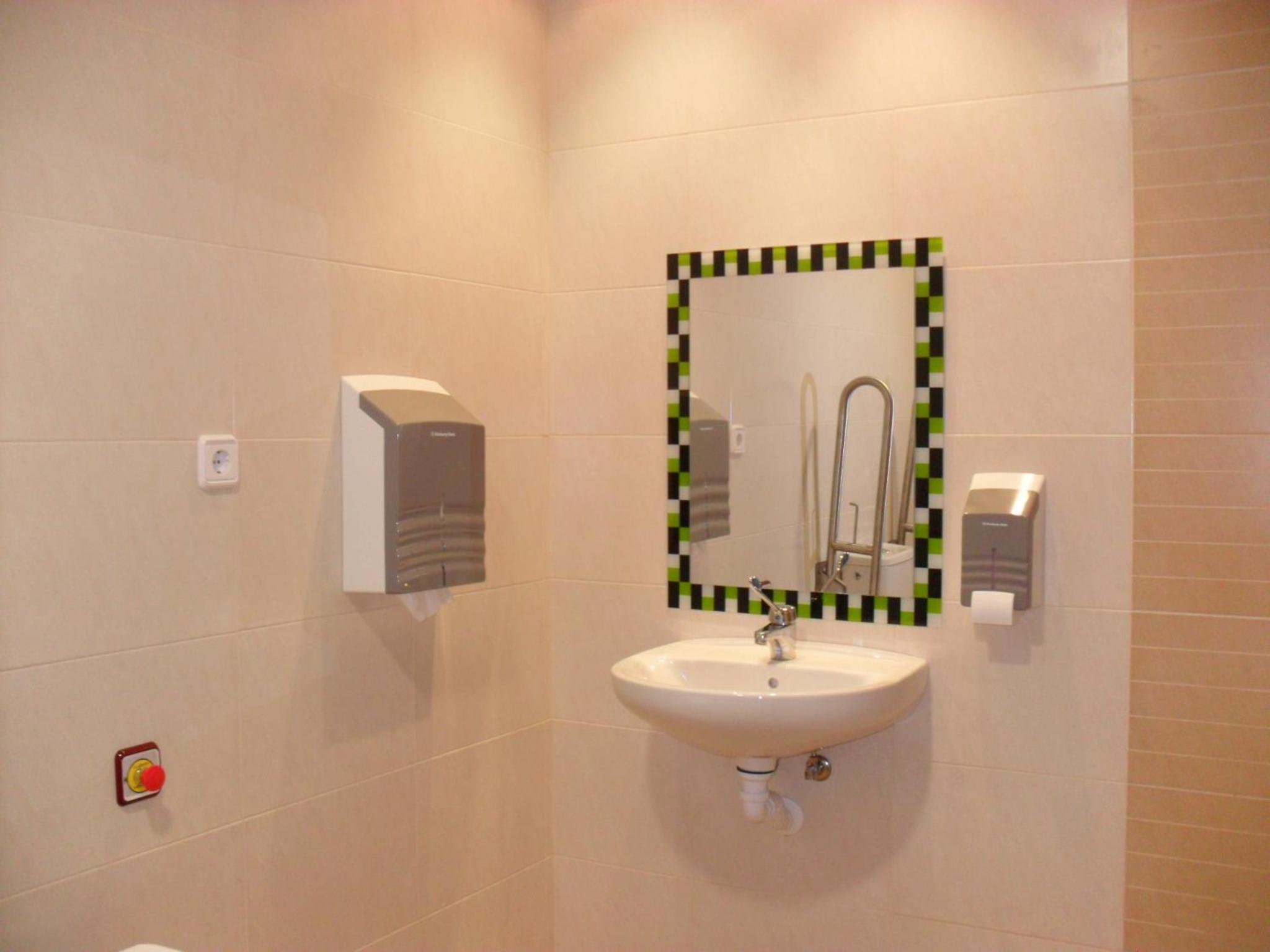 Twin Room - Photo 27