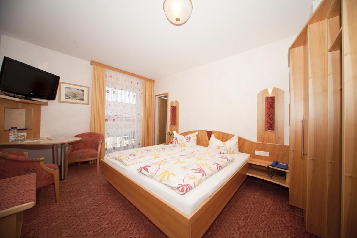 Double Room - Photo 6