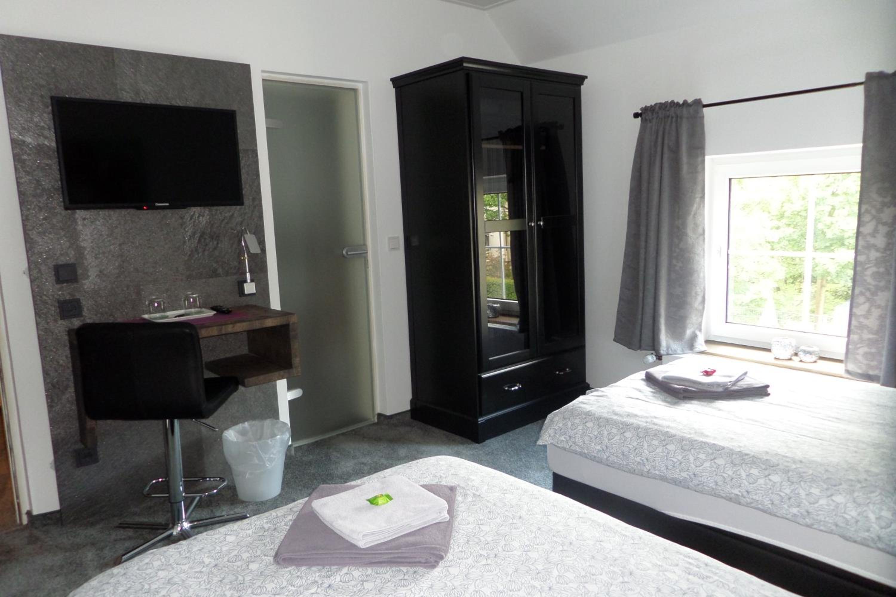 Double Room - Photo 1