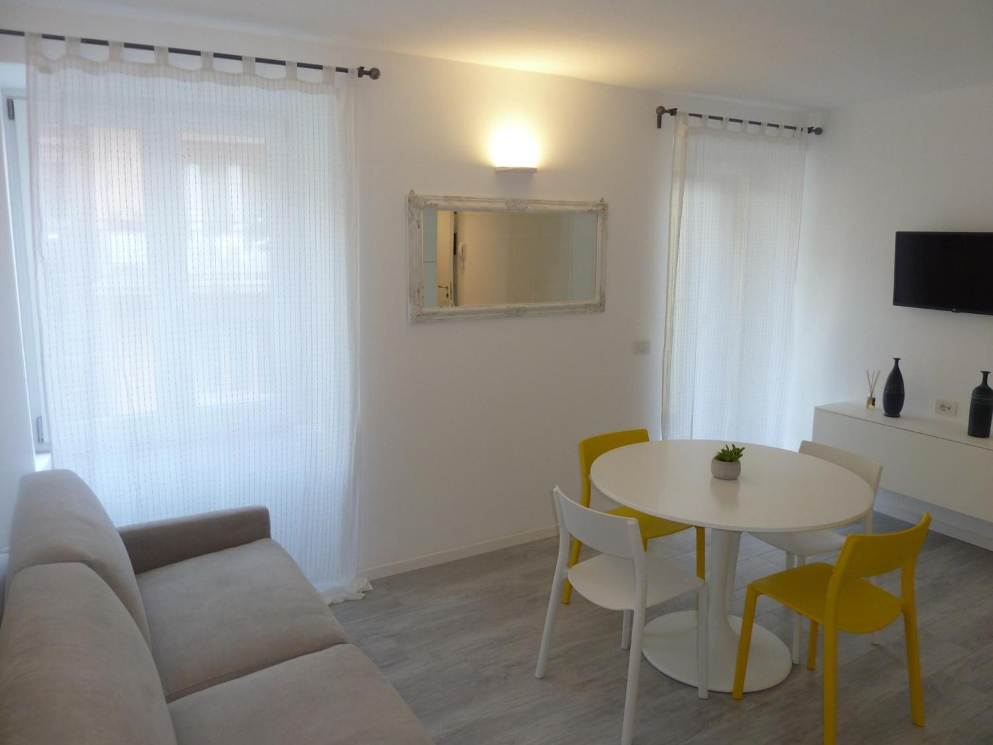 Apartment with Balcony photo 3