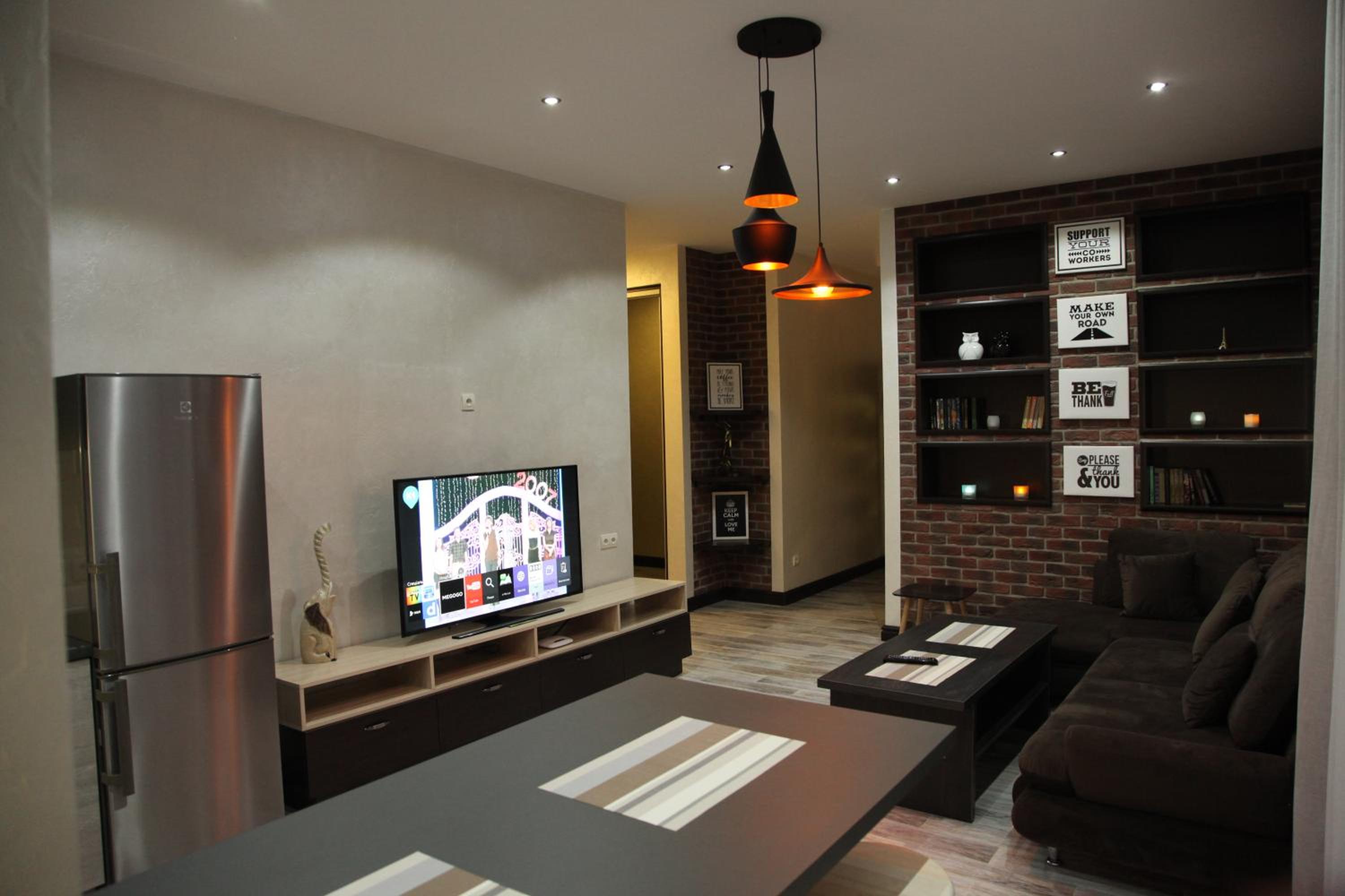 One-Bedroom Apartment photo 1