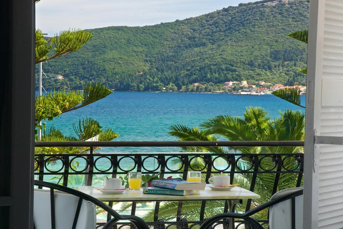 Double Room with Sea View photo 2