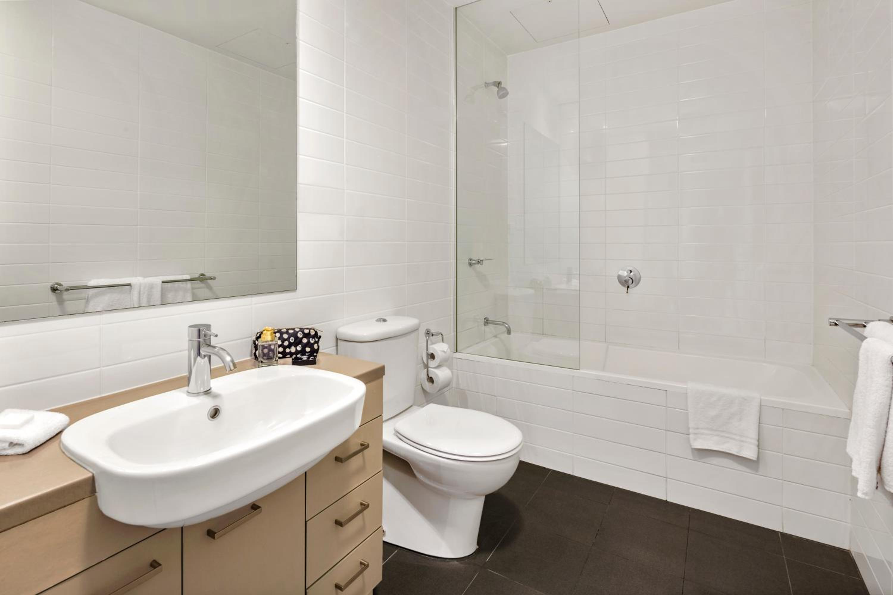 Two-Bedroom Apartment - Photo 7