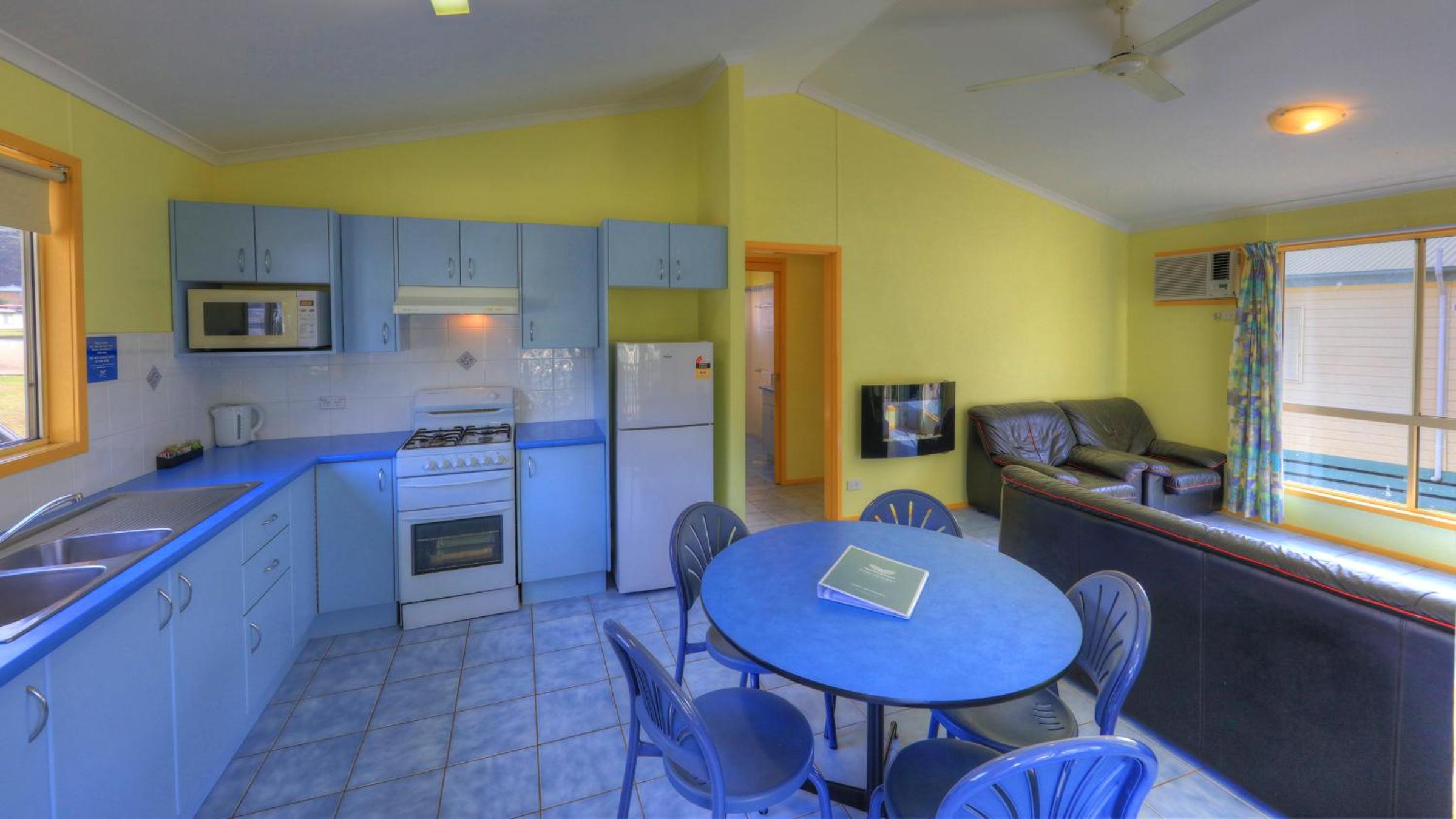 Snug Cove Two-Bedroom Villa with Spa Bath - No Pets Allowed photo 2
