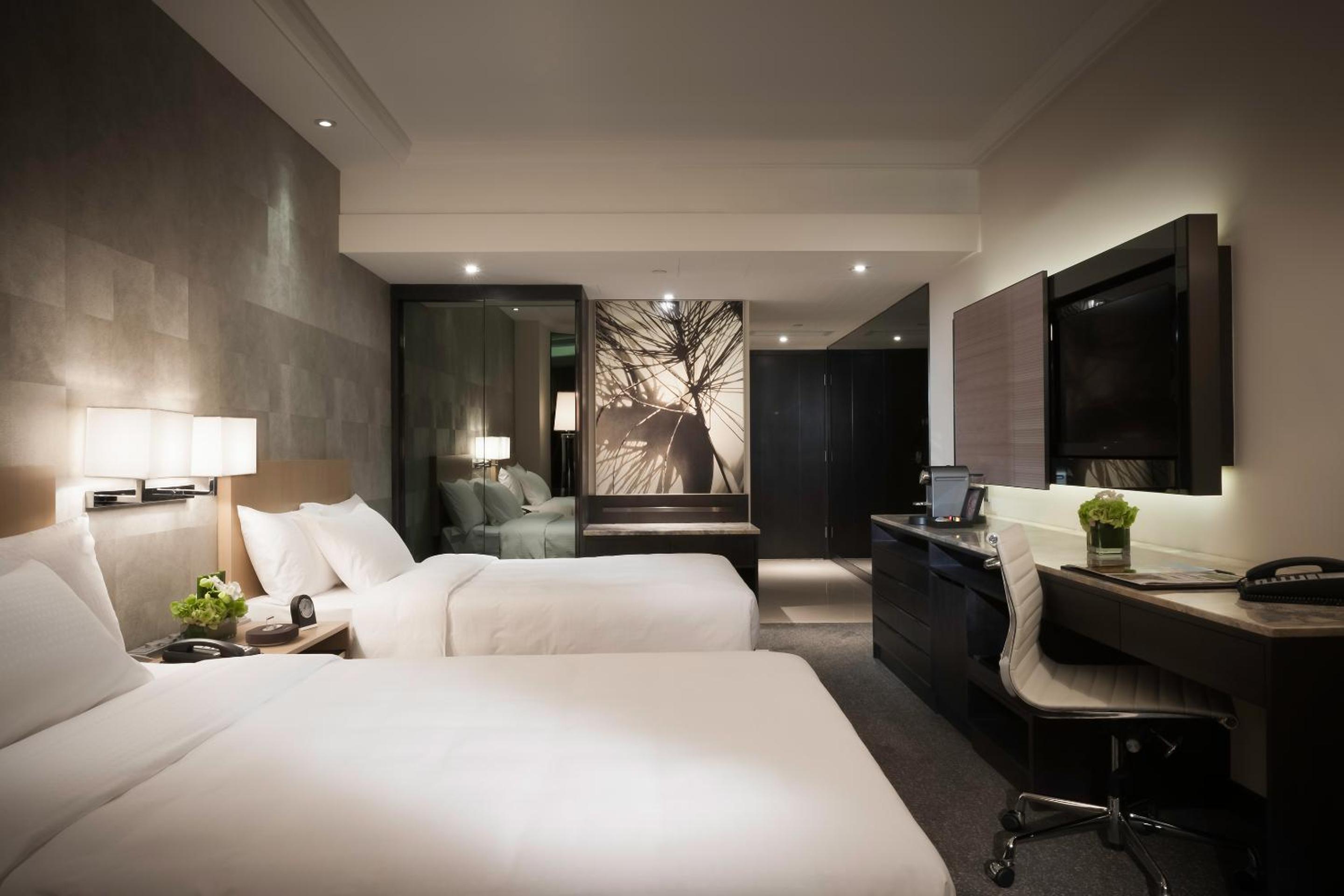 Feels Like Home - Superior Room (Weekly Housekeeping Service)