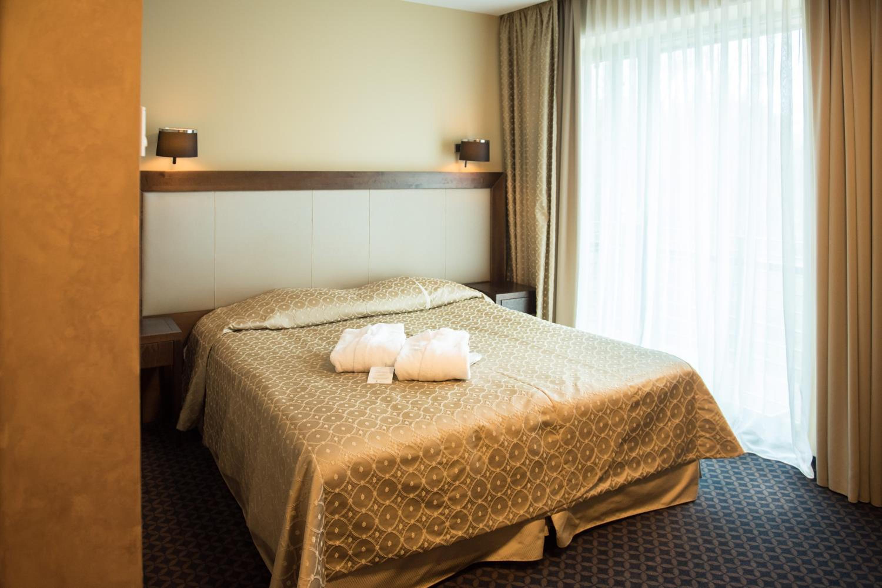 Mini Double Room with Spa Access - Photo 3