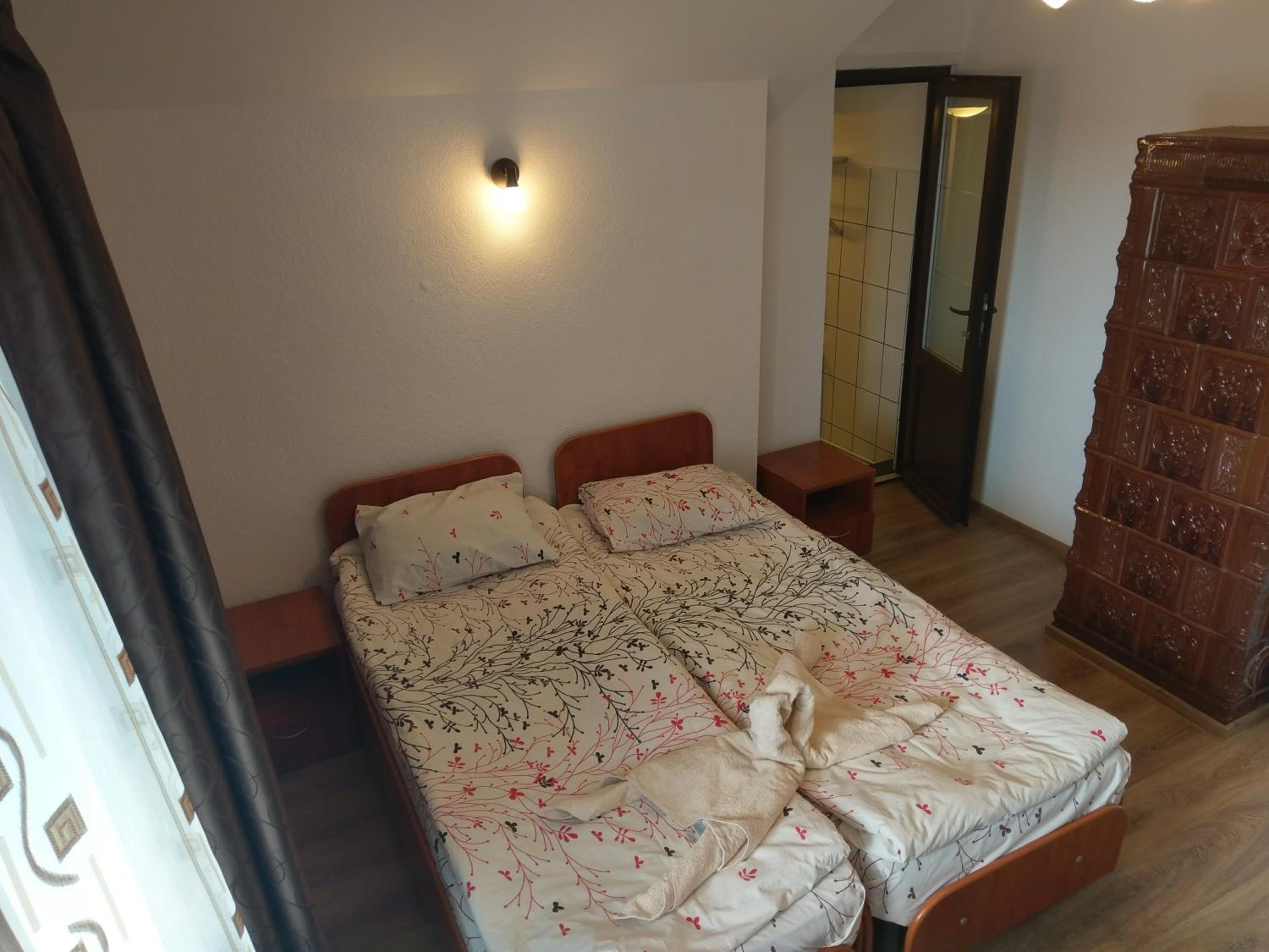Double Room with Private Bathroom - Photo 4