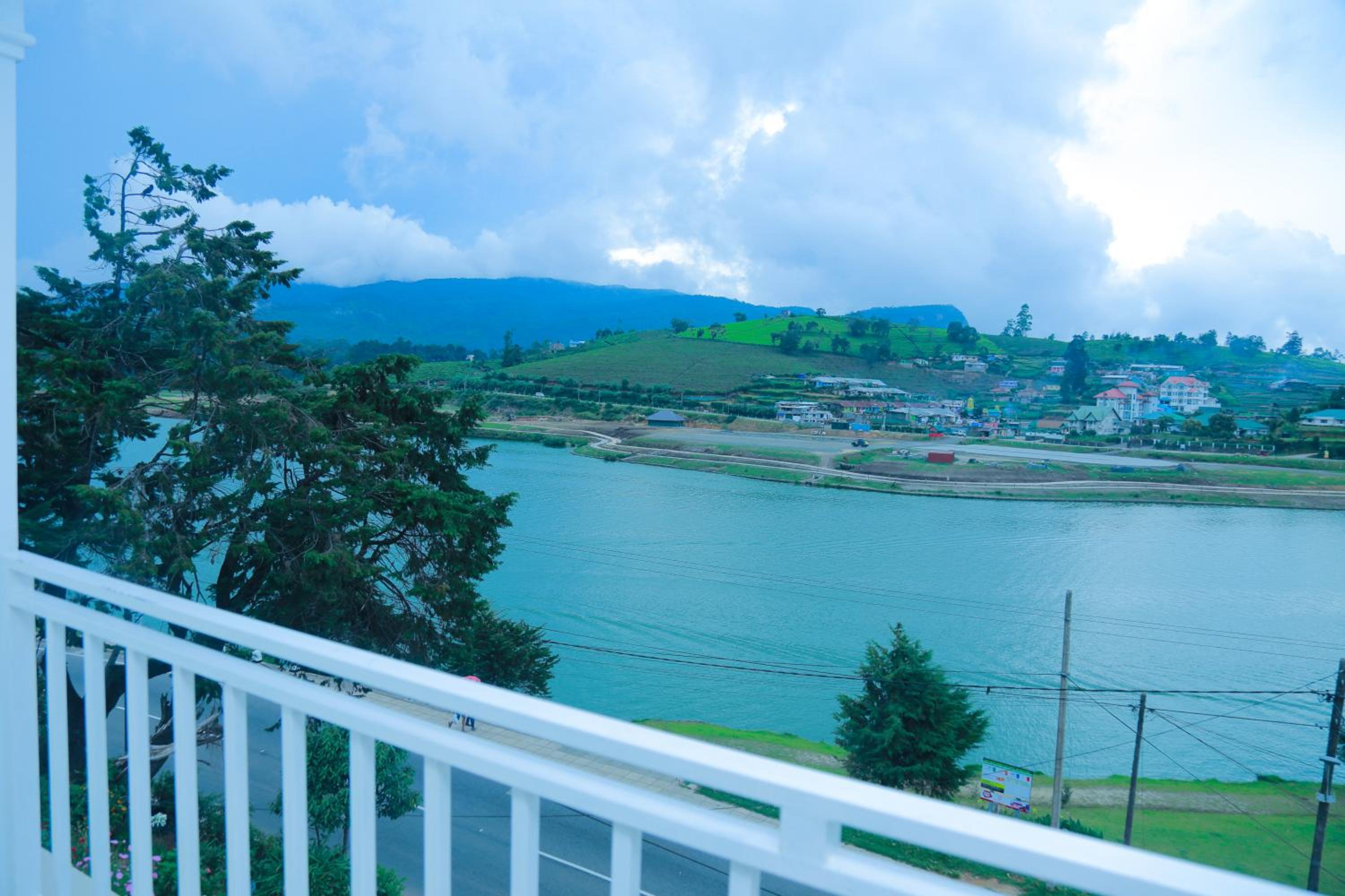 Double Room with Lake View photo 3