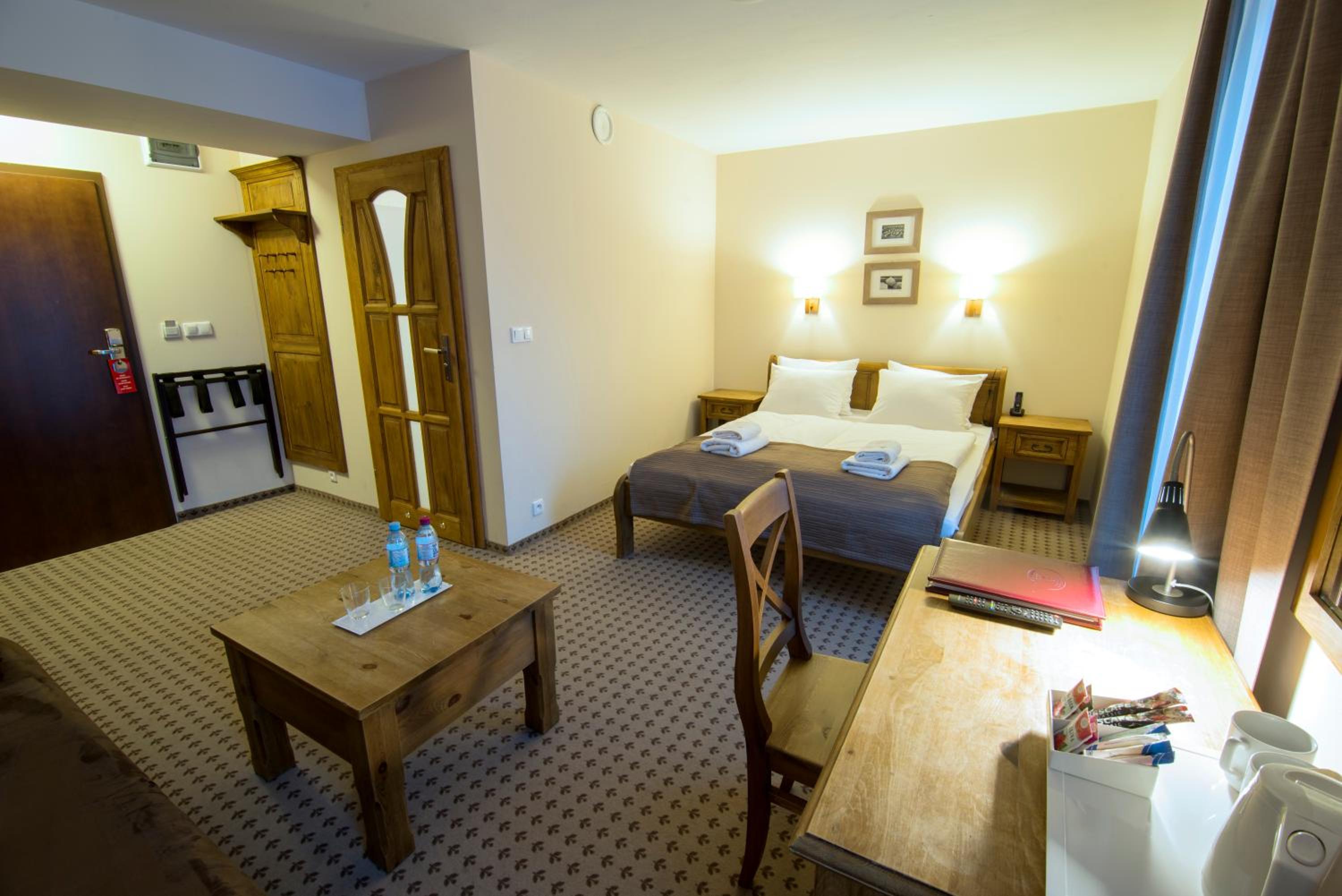 Deluxe Double or Twin Room - Photo 5