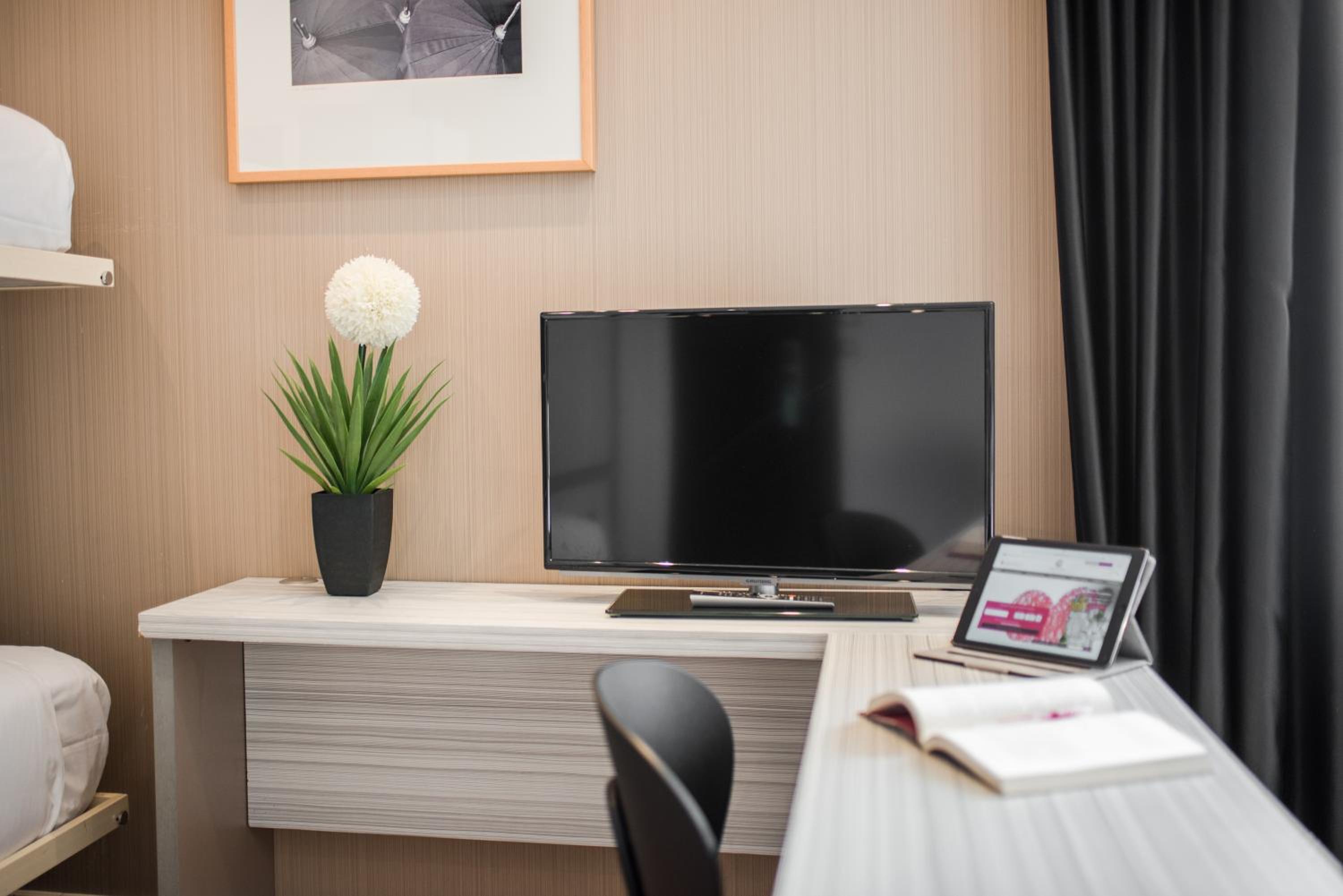 Deluxe Room with Terrace (4 Adults) - Photo 8