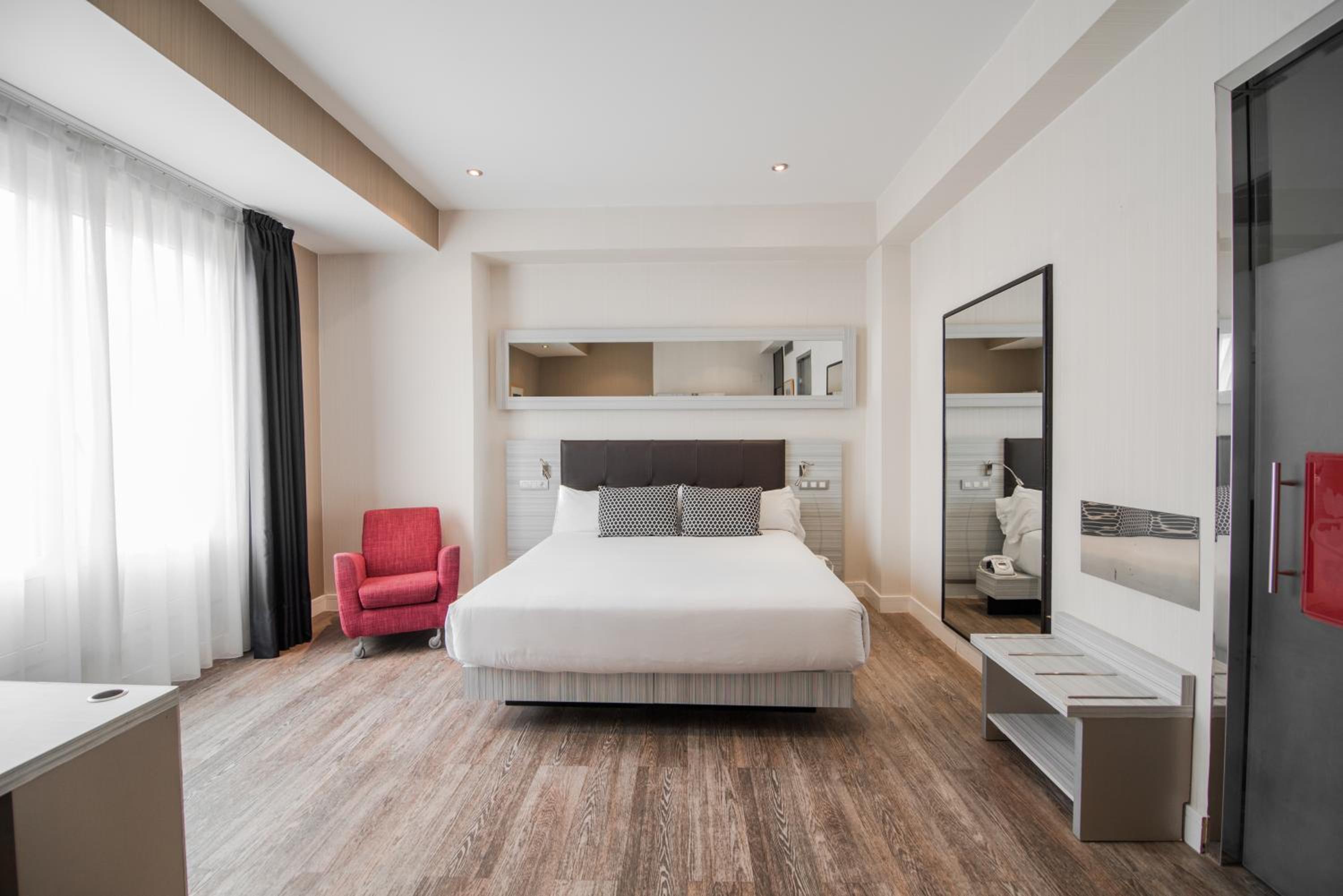 Deluxe Room with Terrace (4 Adults) - Photo 6