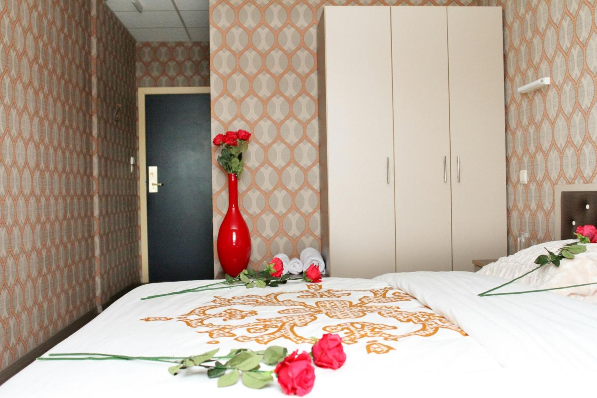 Standard Double or Twin Room - Photo 5