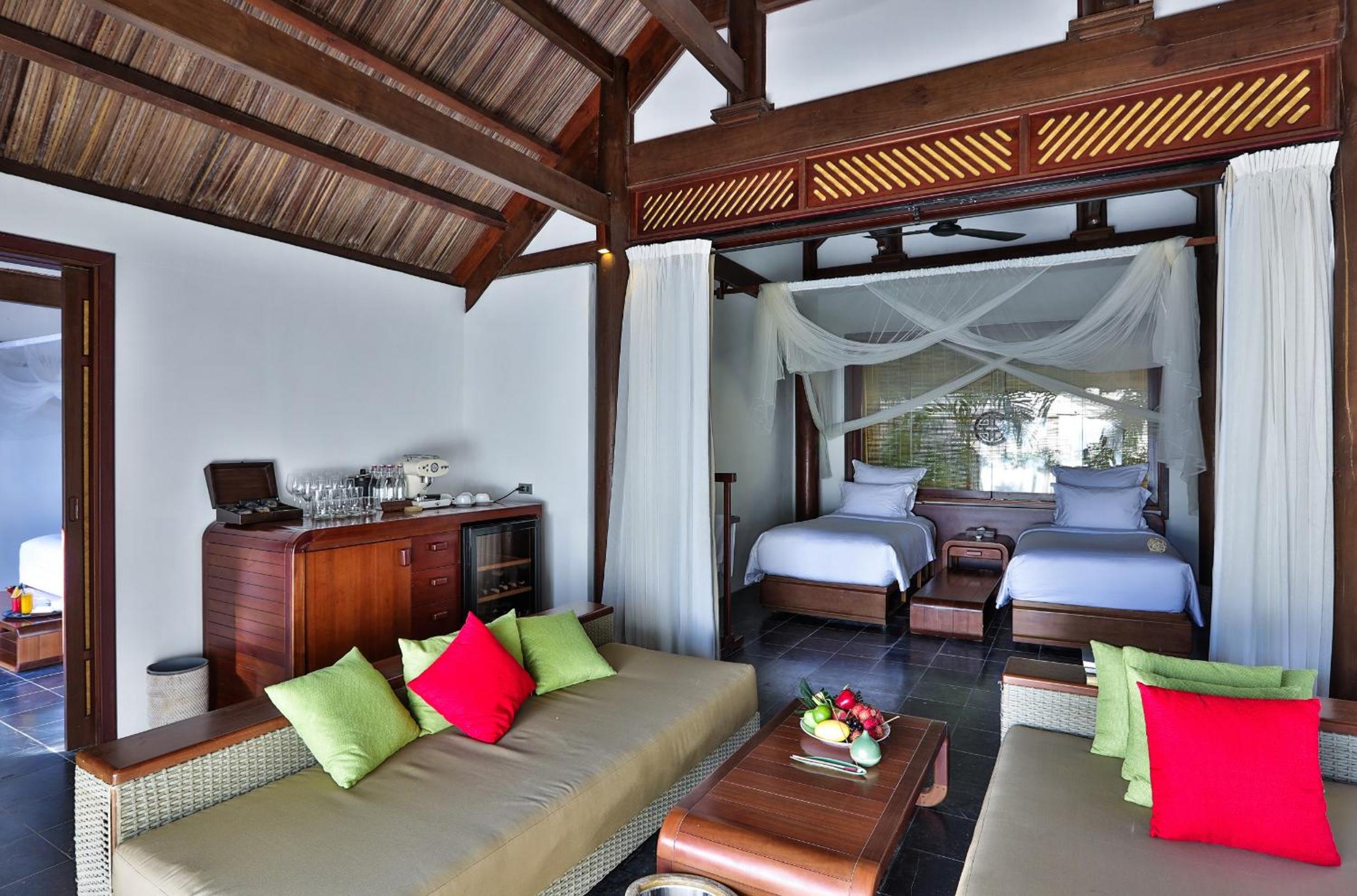 Two-Bedroom Beachfront Villa with Pool - Photo 11