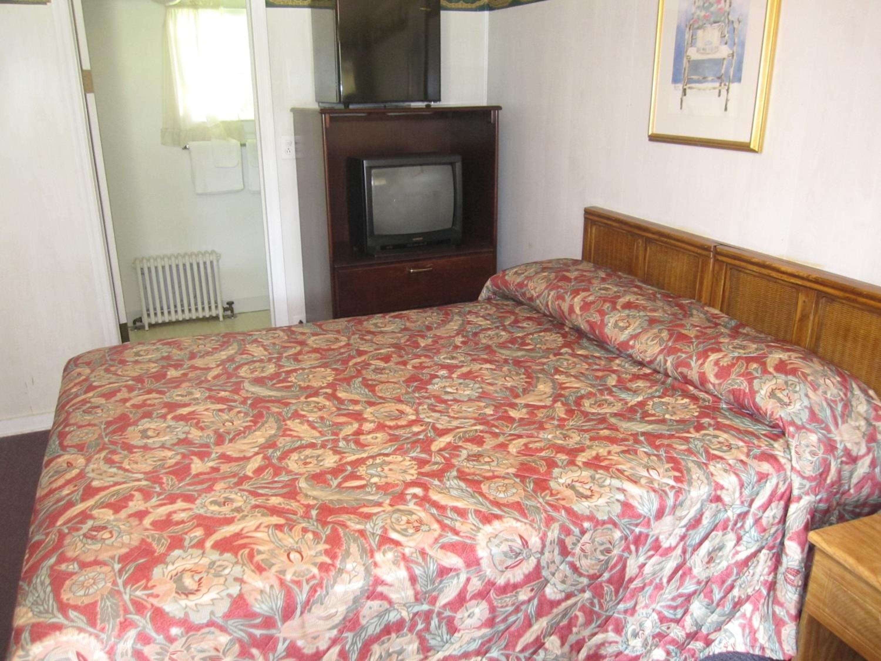 Queen Room - Non-Smoking - Photo 1